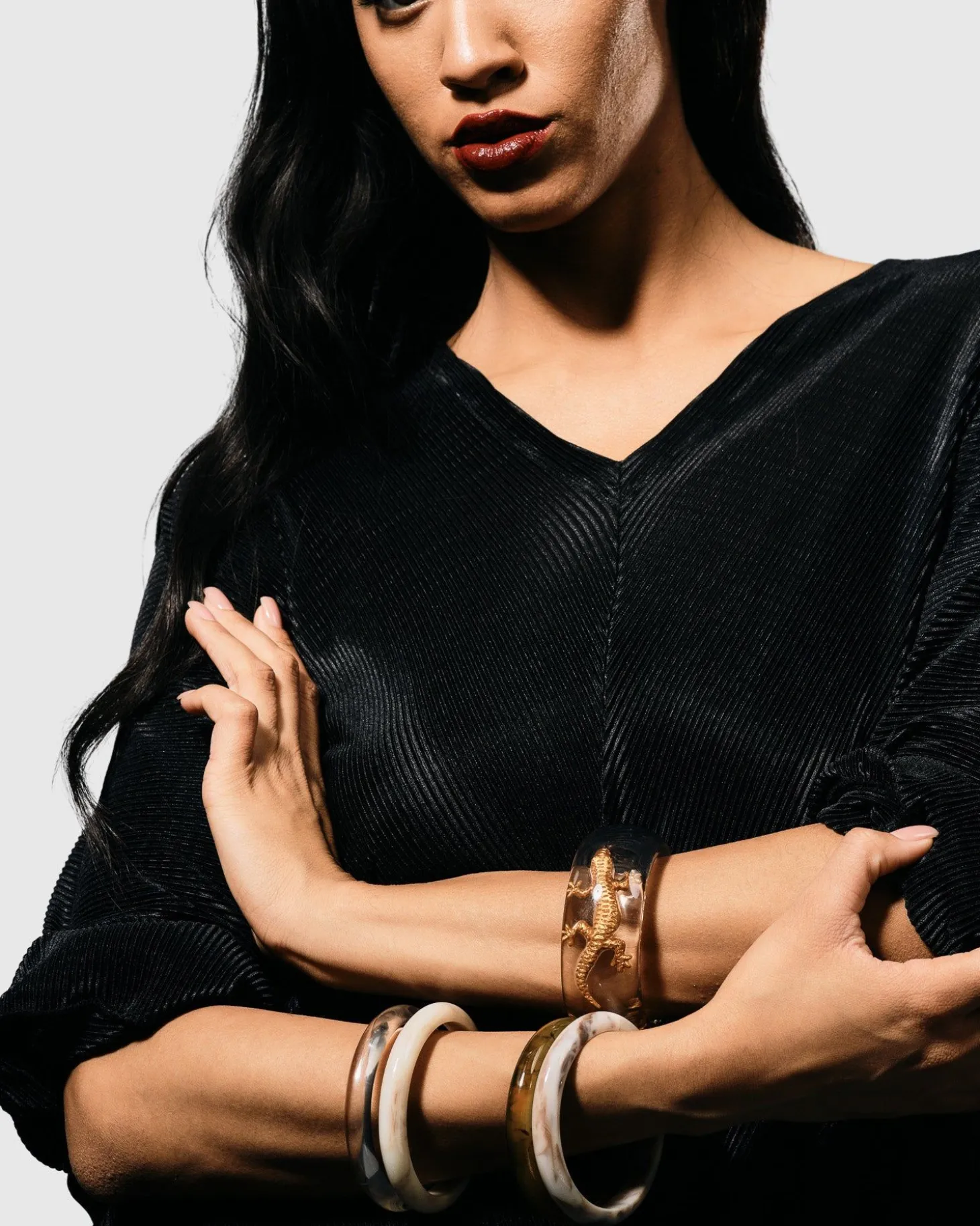 Women Alembika Lucky Bangle Bracelet, Gold