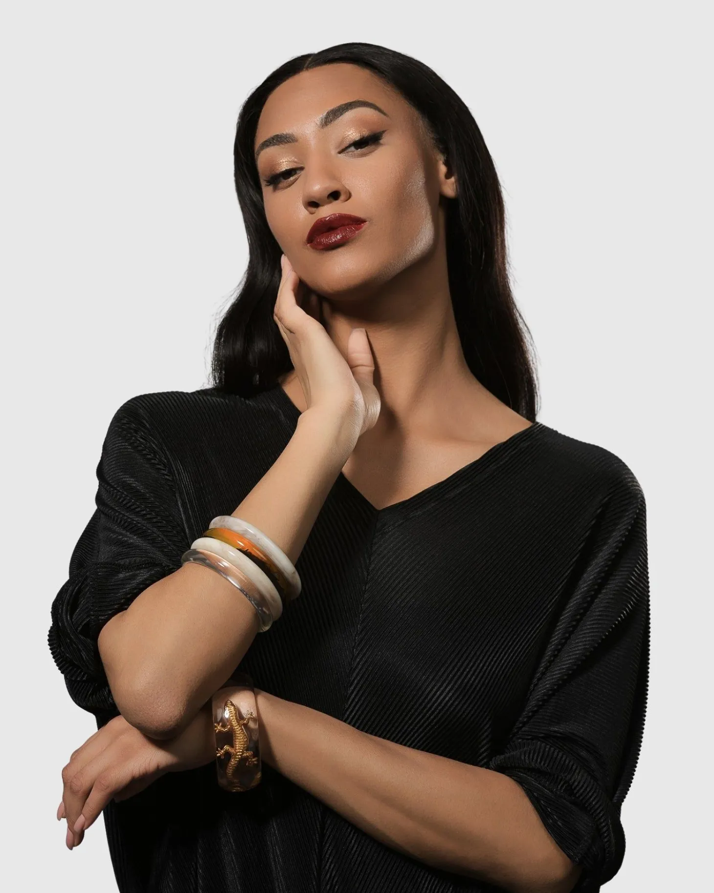 Women Alembika Lucky Bangle Bracelet, Gold