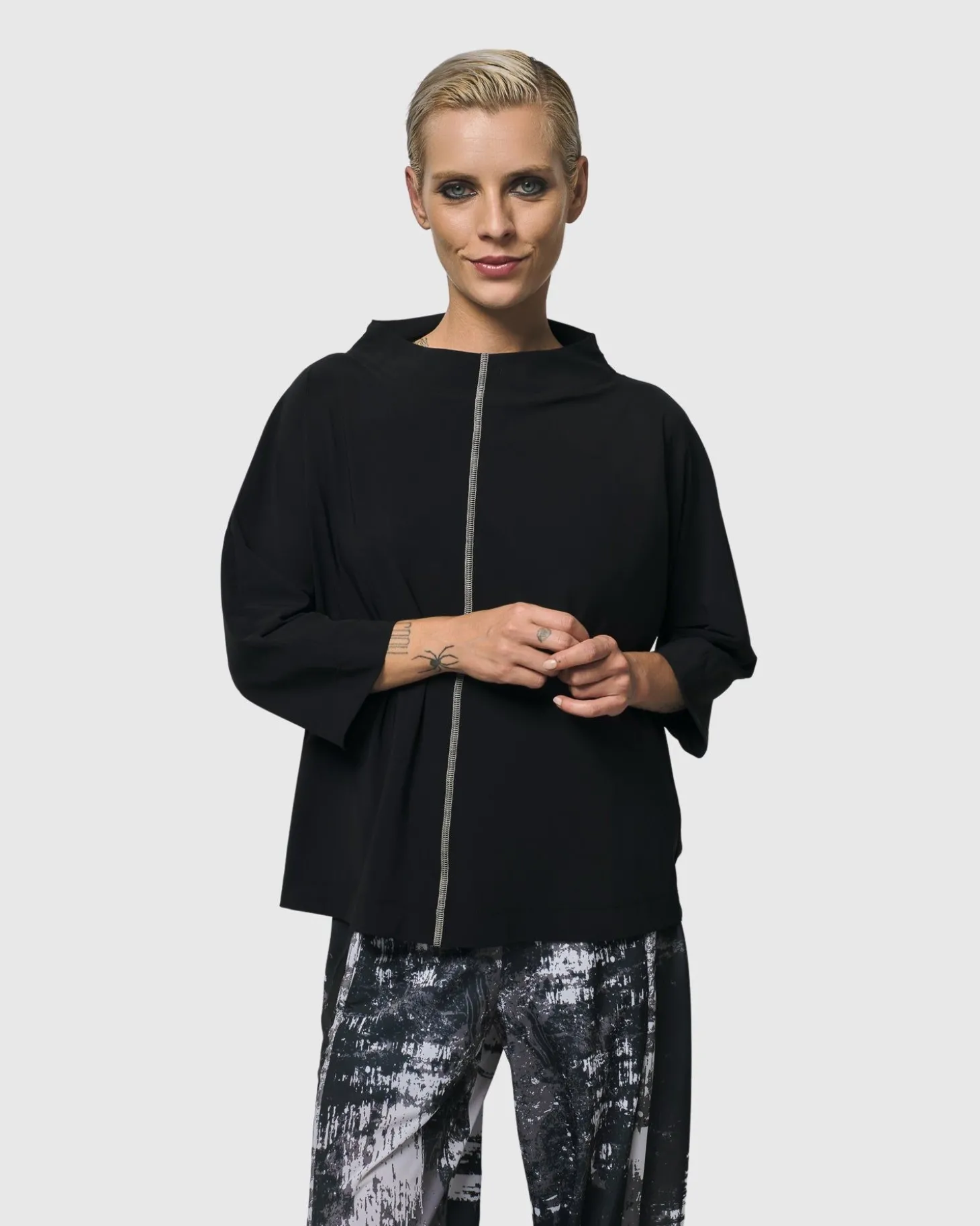 Women Alembika Matrix Boxy Top, Black