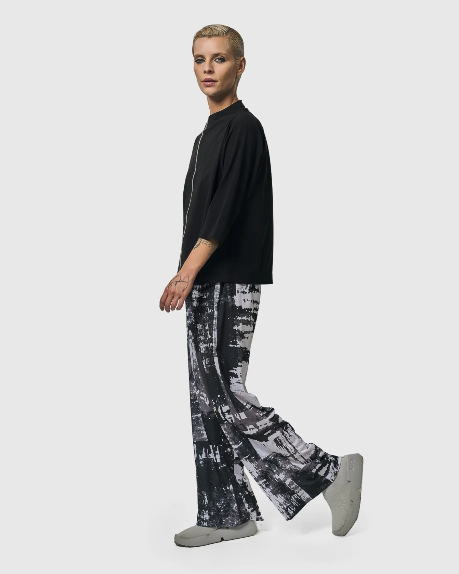 Women Alembika Matrix Boxy Top, Black