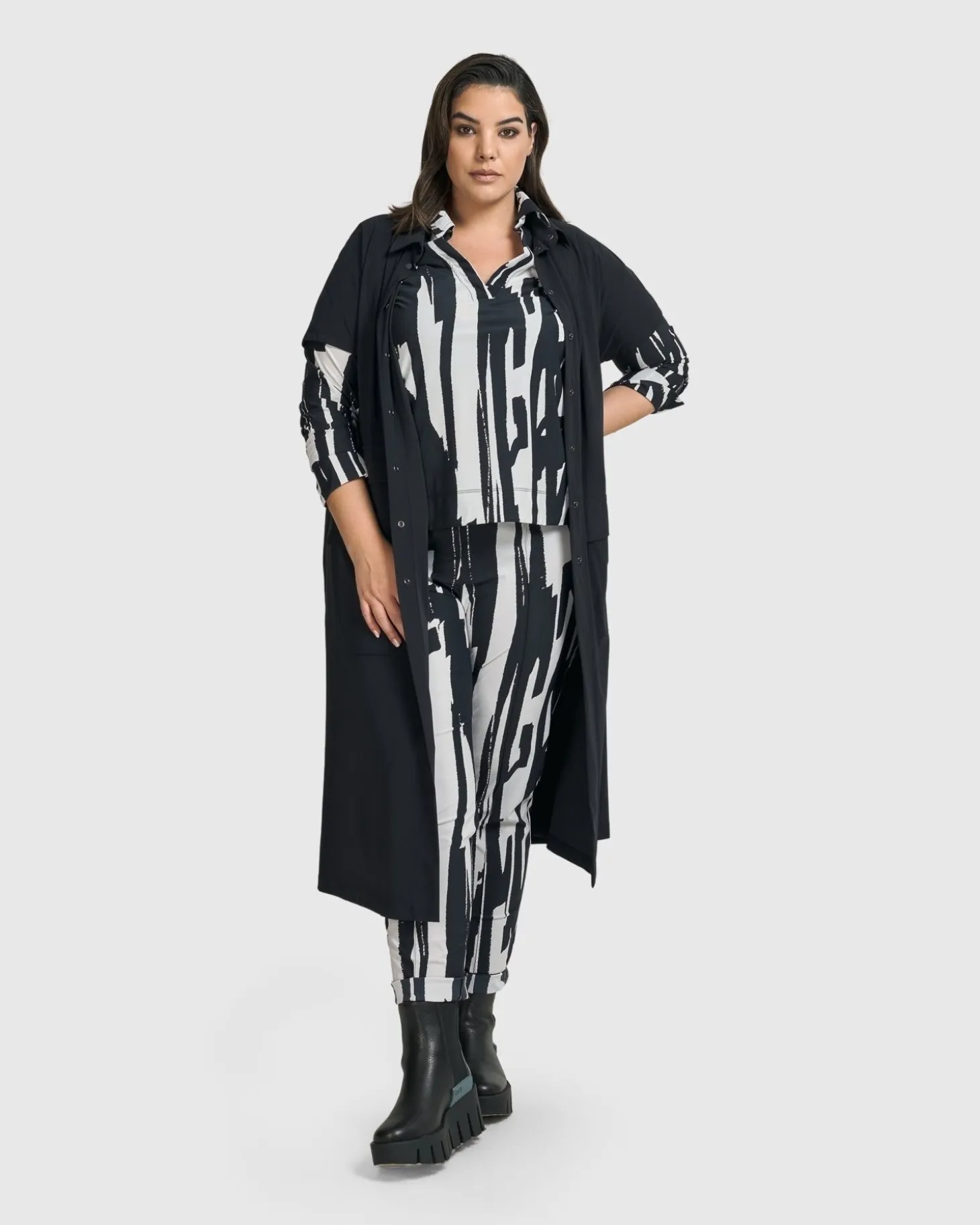 Women Alembika Matrix Duster, Black