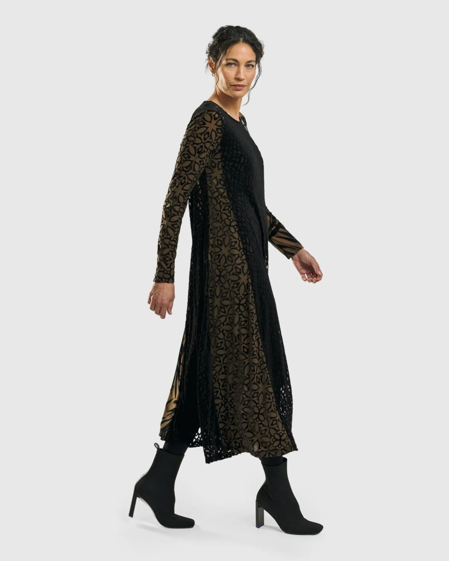 Women Alembika Medallion A-Line Dress, Gold
