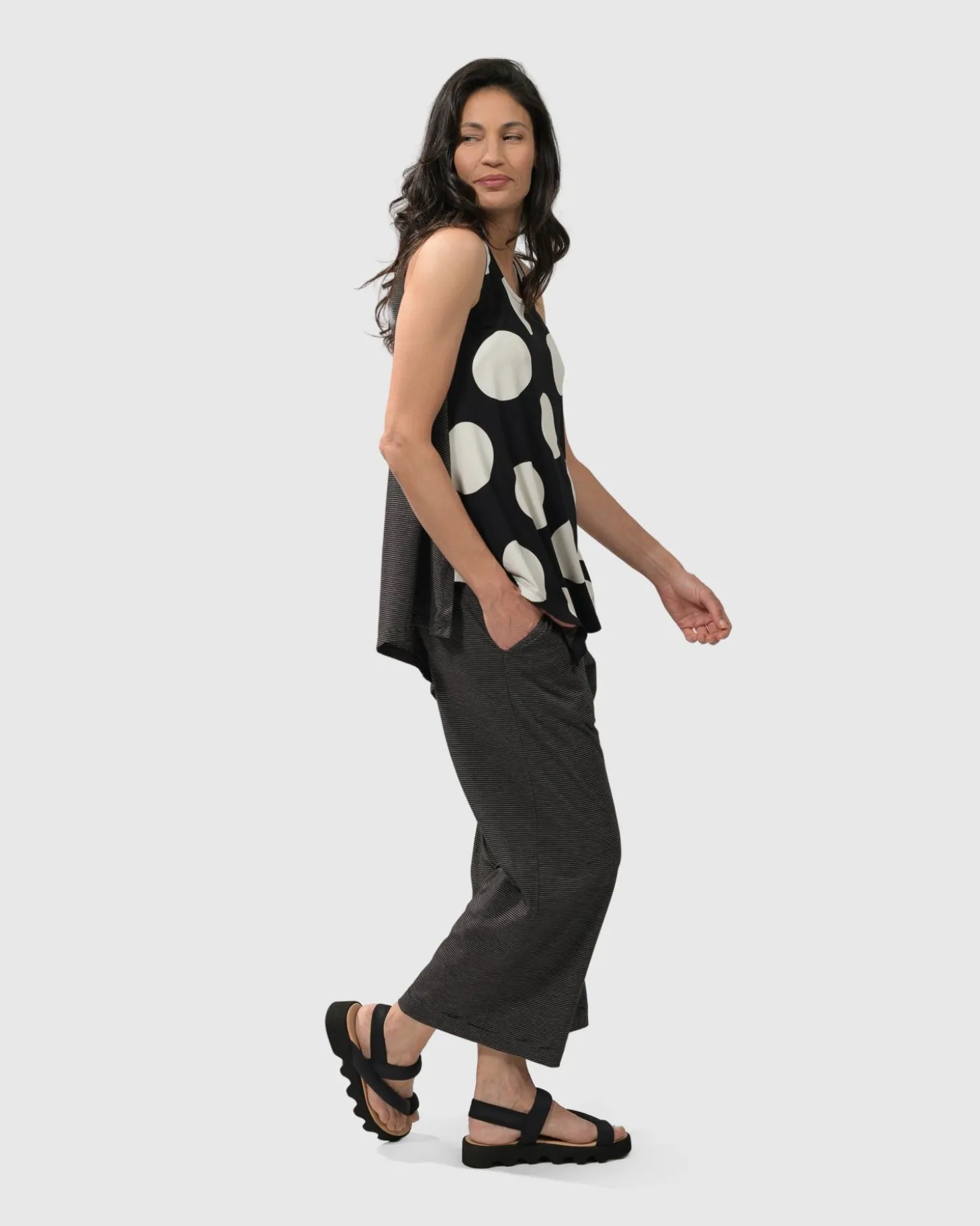 Women Alembika Minnie Sleeveless Uptown Top, Mono