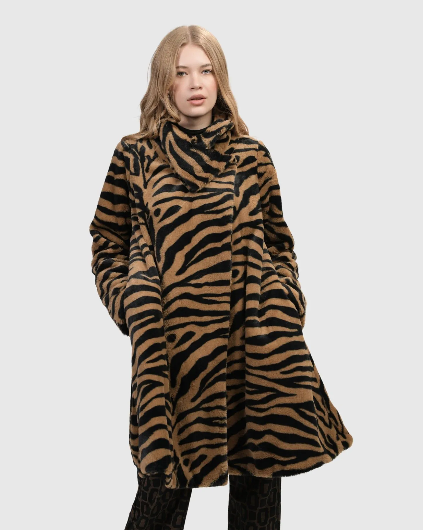 Women Alembika Modern Museum Jacket