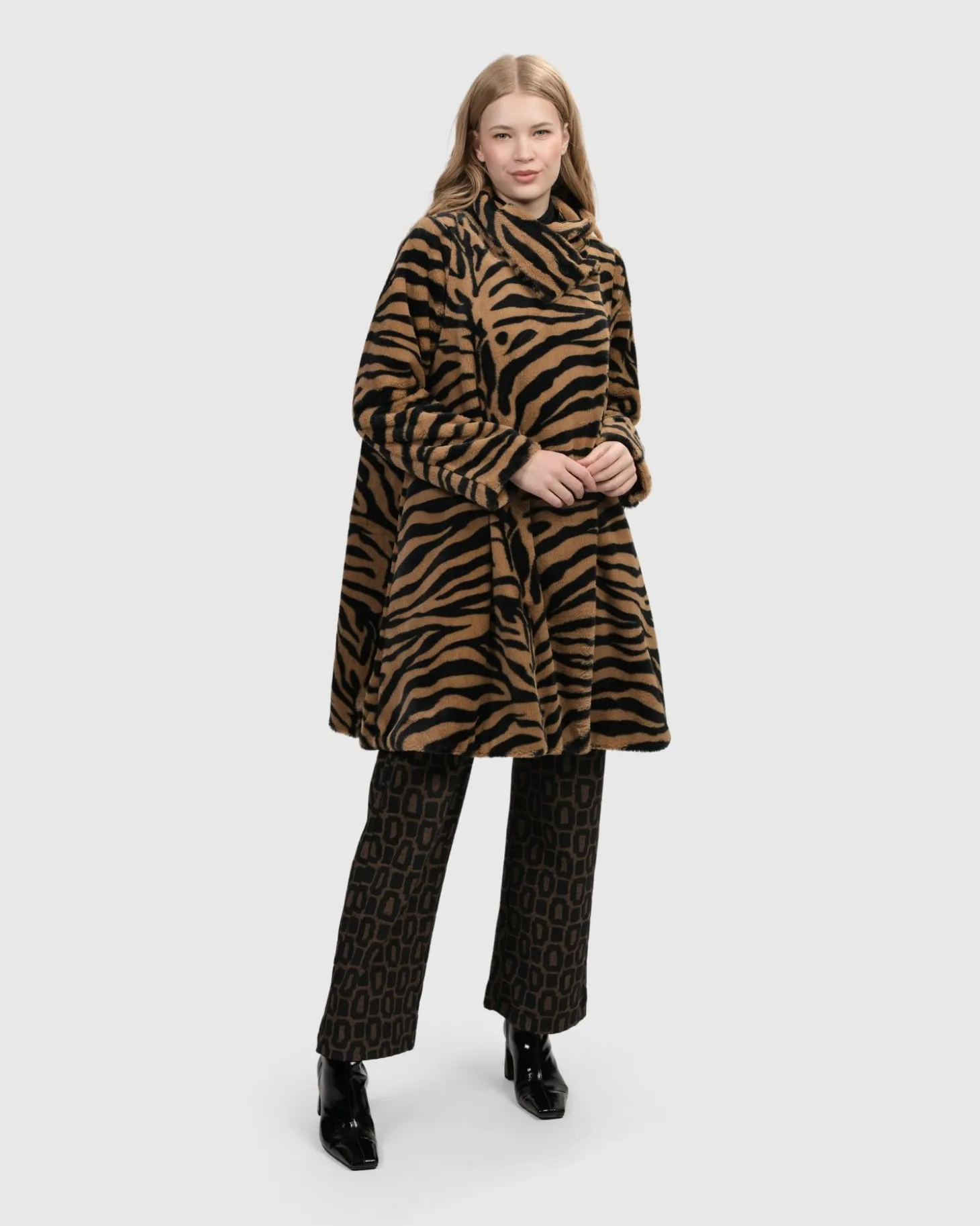 Women Alembika Modern Museum Jacket