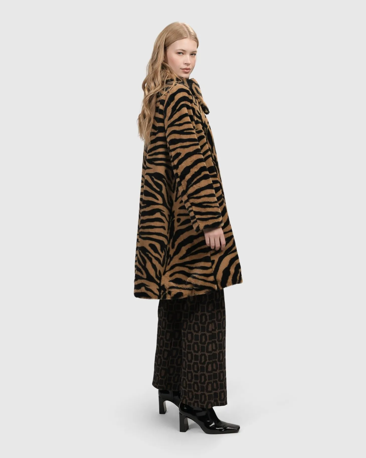 Women Alembika Modern Museum Jacket