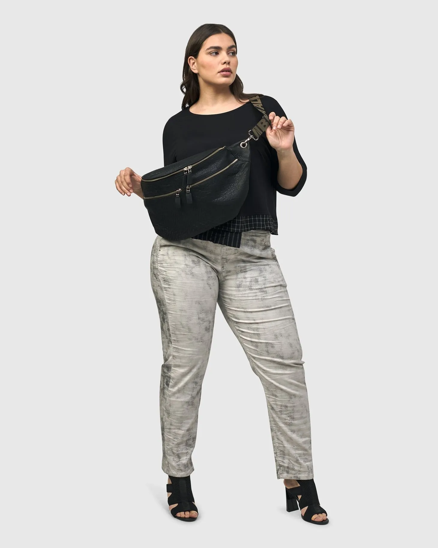 Women Alembika On-The-Go Large Sling Bag, Black