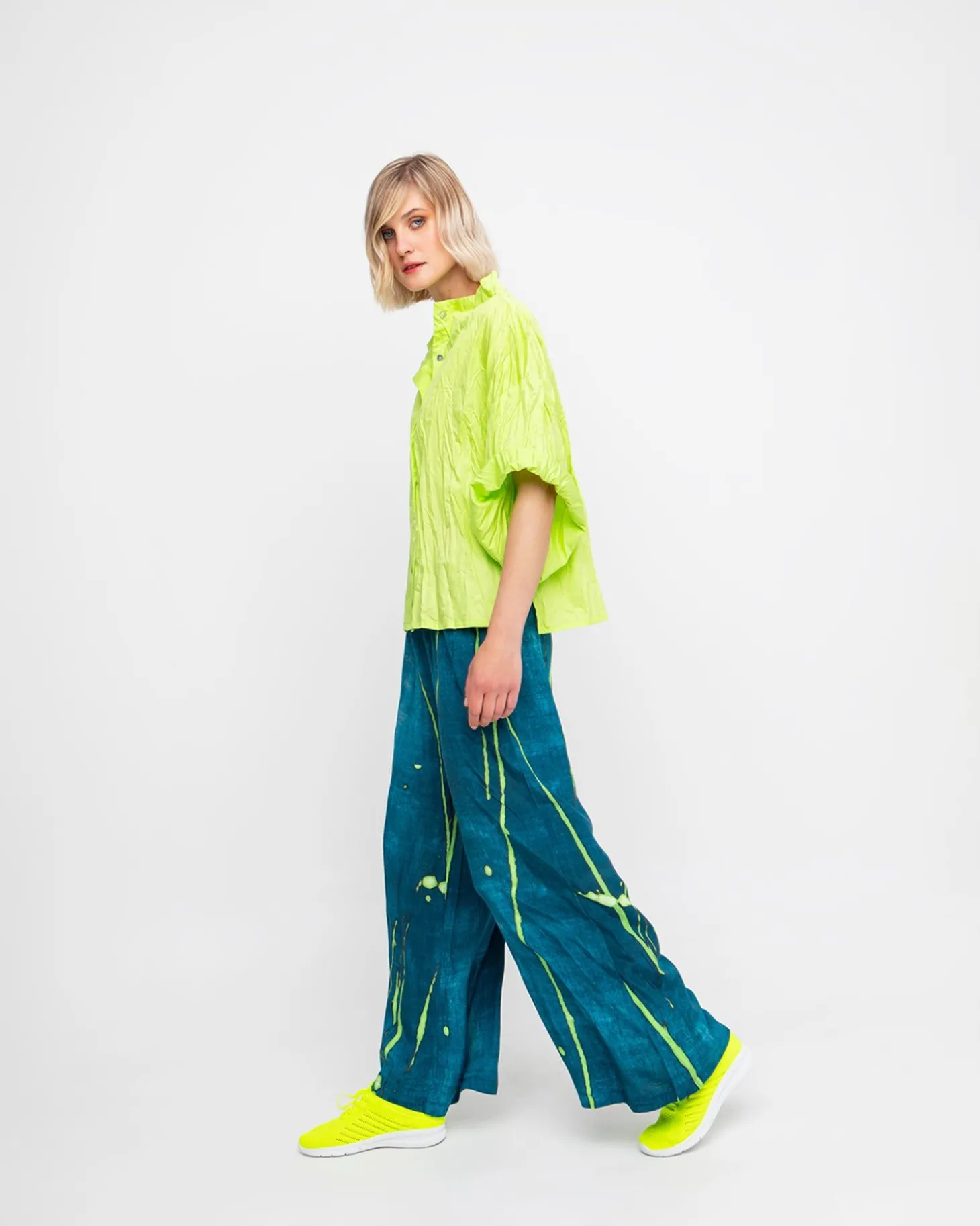Women Alembika Ozai N Ku Crinkle Funnel Shirt, Lime