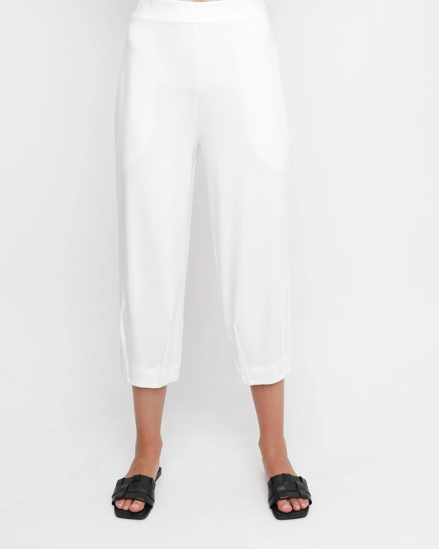 Women Alembika Ozai N Ku Cropped Slim Pants, White