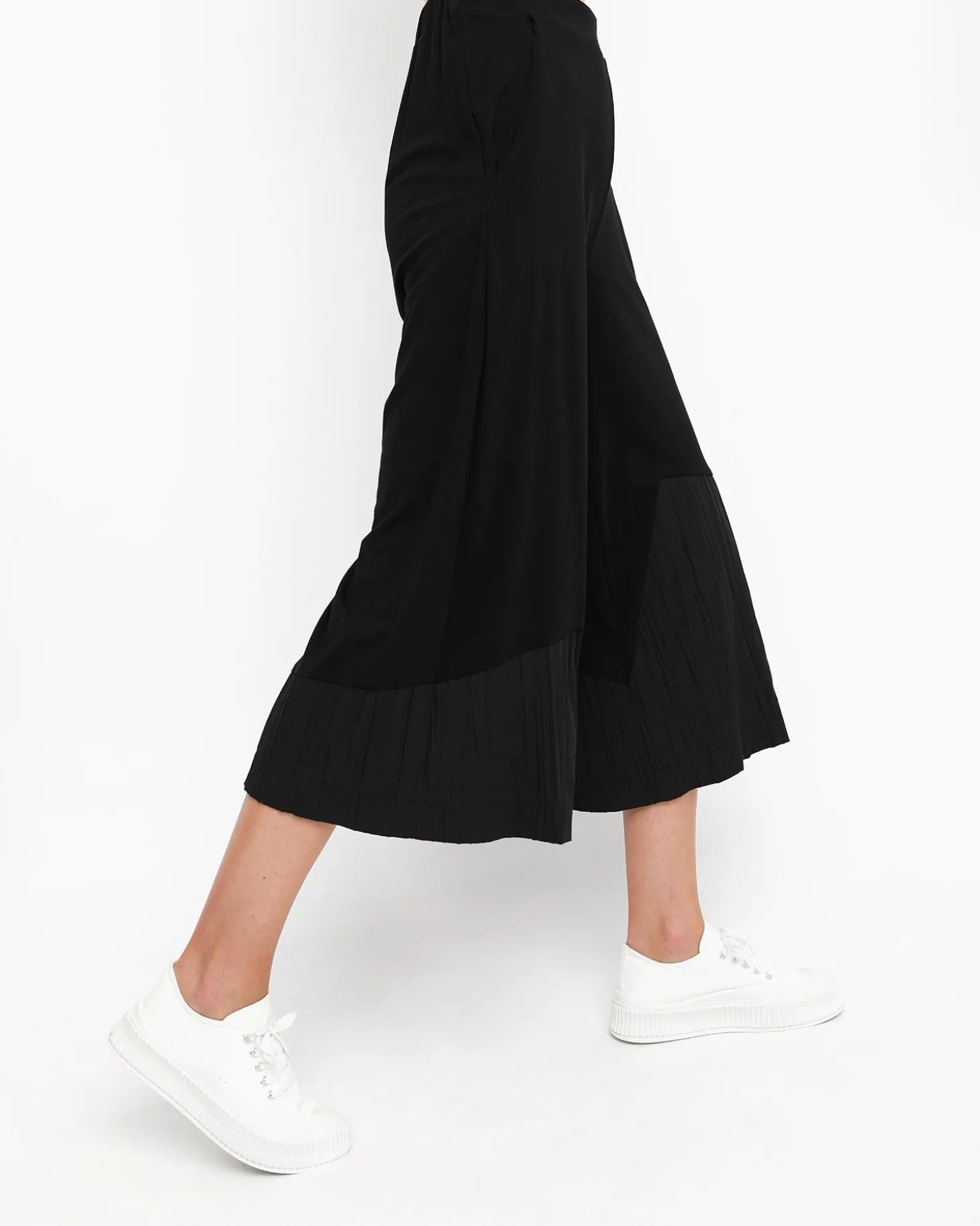 Women Alembika Ozai N Ku Pleated Lounge Pants, Black