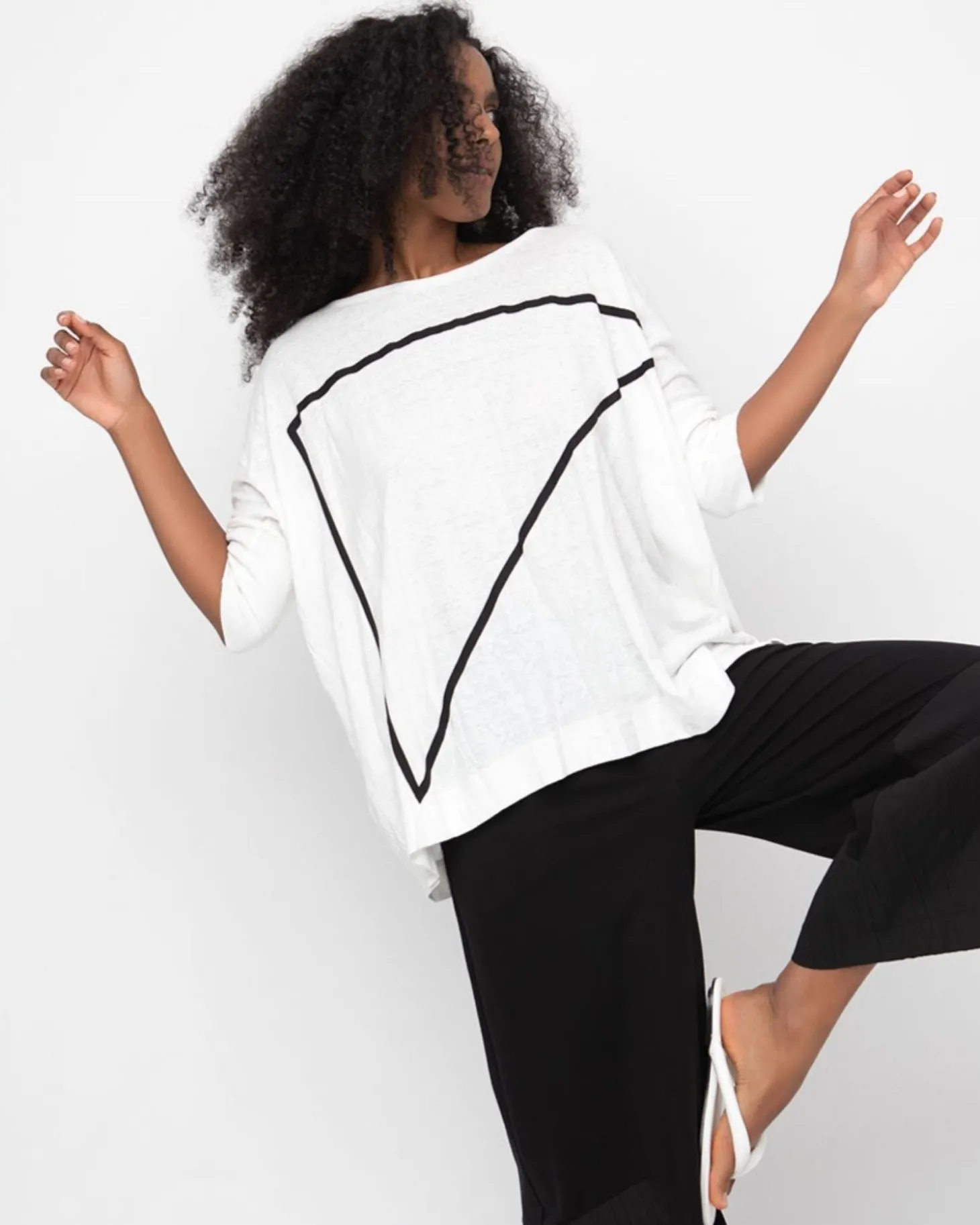 Women Alembika Ozai N Ku Triangle Tee, White