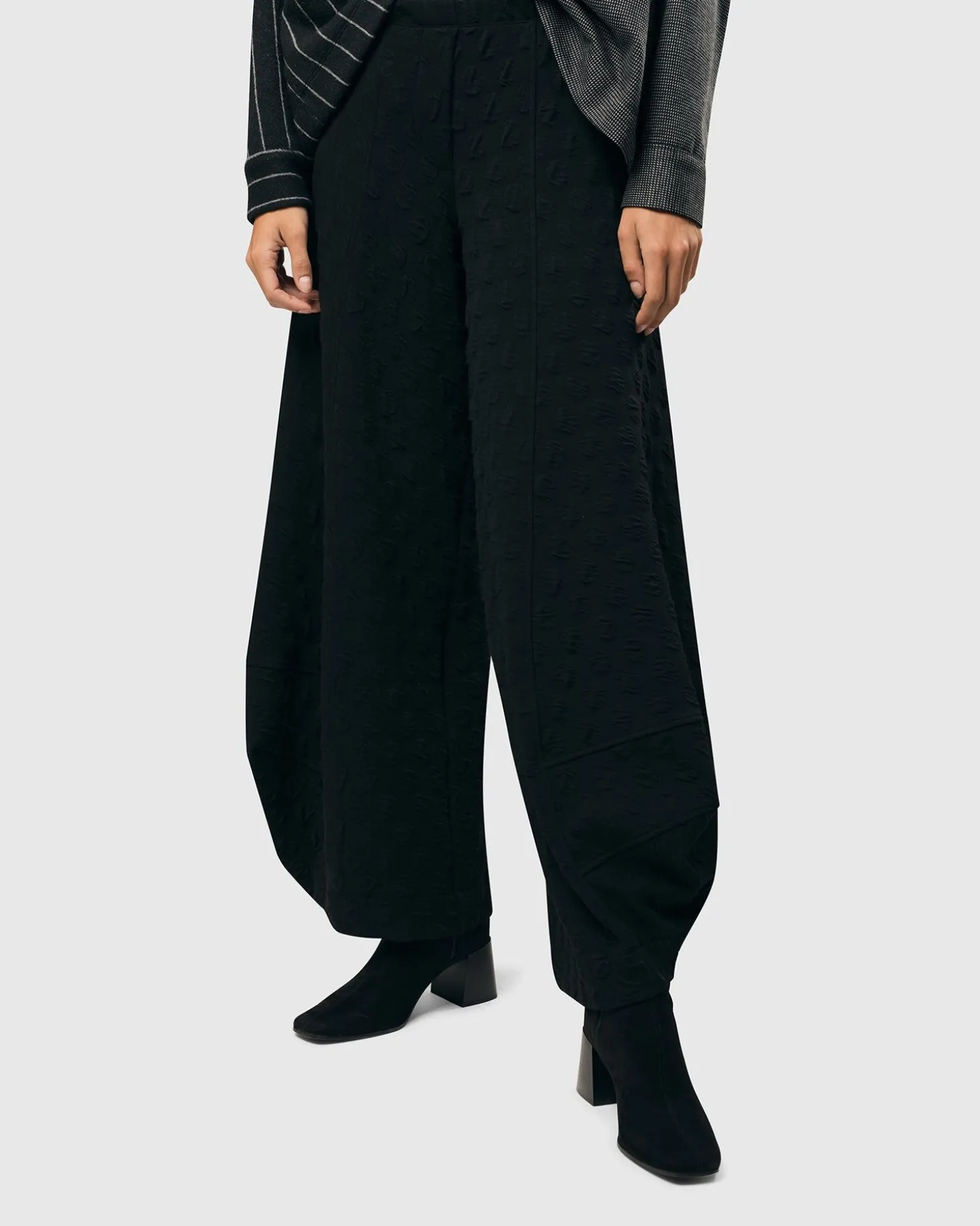 Women Alembika Pucker Dot Punto Pants, Black