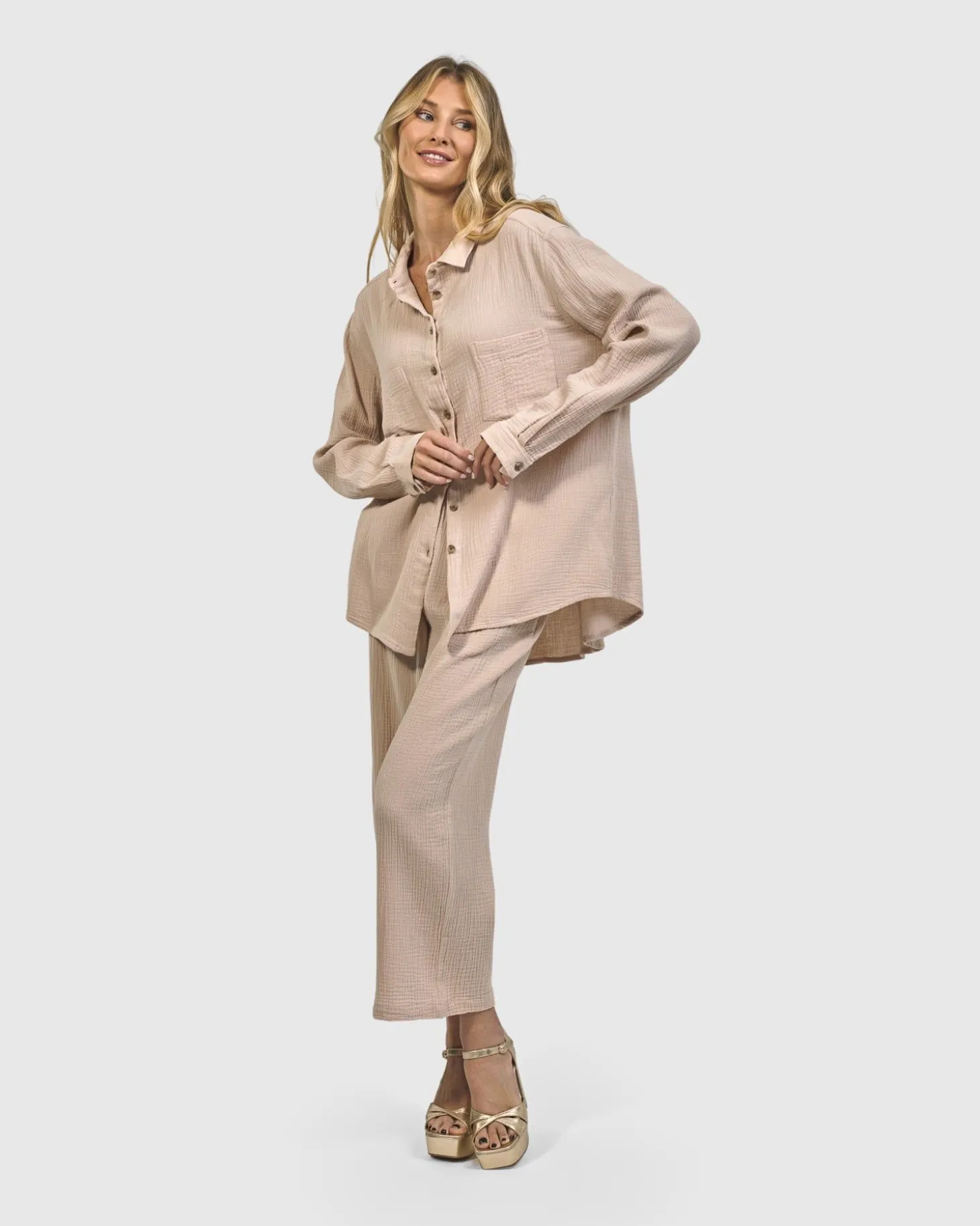 Women Alembika Recreation Button Down Top, Sand