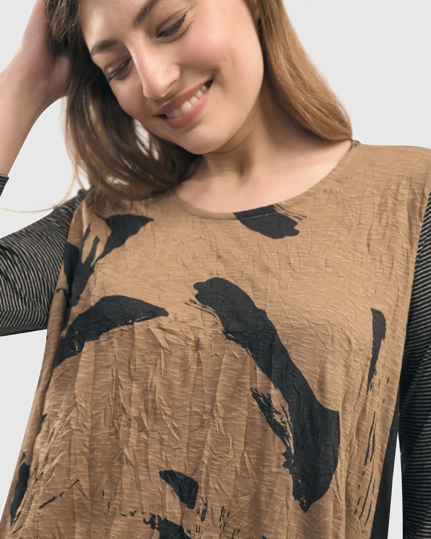 Women Alembika Ru Hi-Lo Crinkle Tunic Top, Sepia