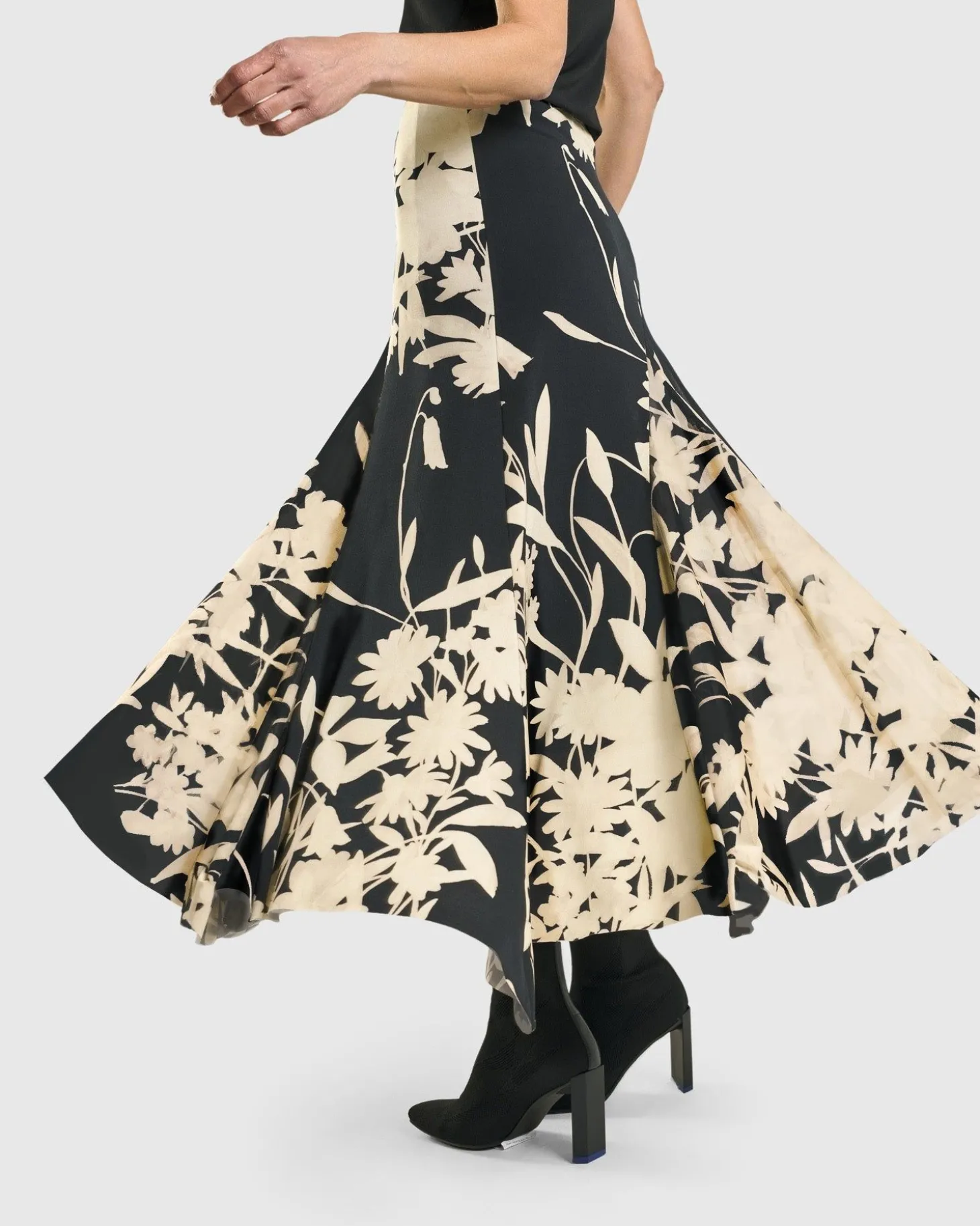 Women Alembika Secret Garden Swing Skirt, Floral