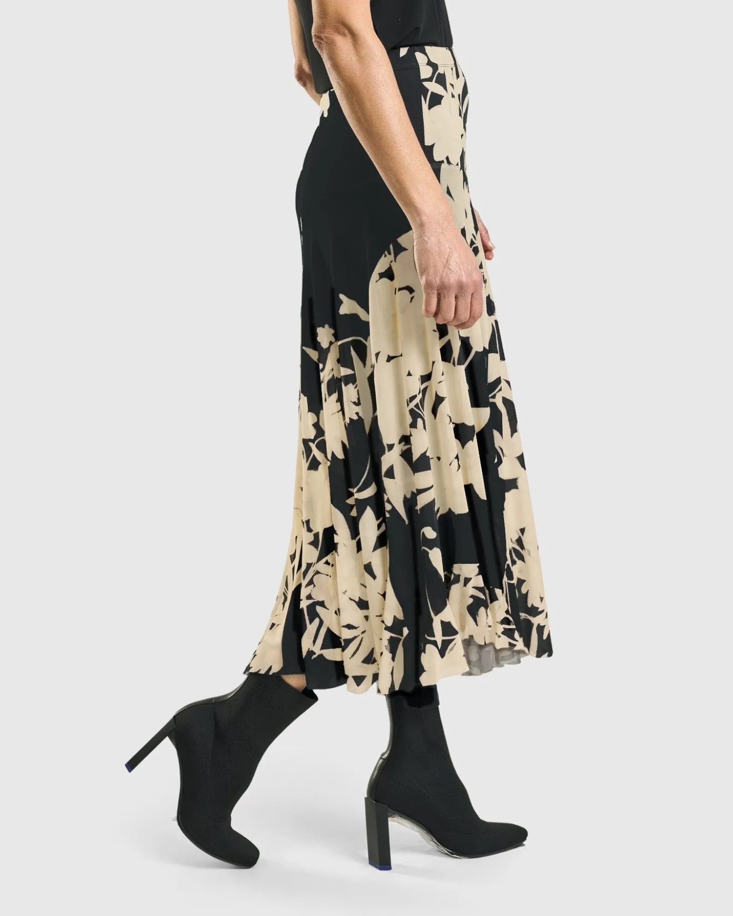 Women Alembika Secret Garden Swing Skirt, Floral