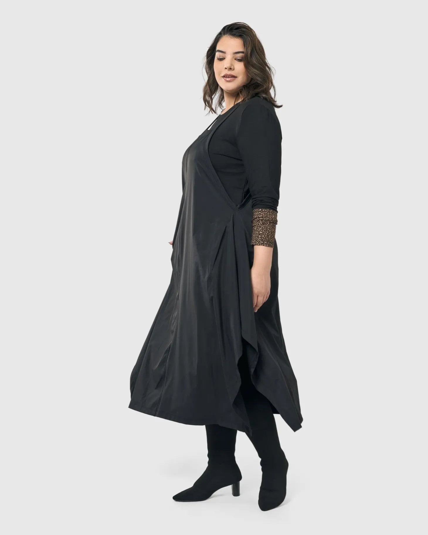 Women Alembika Shelley Apron Dress, Black