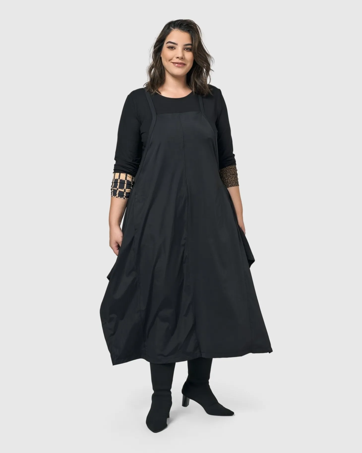 Women Alembika Shelley Apron Dress, Black