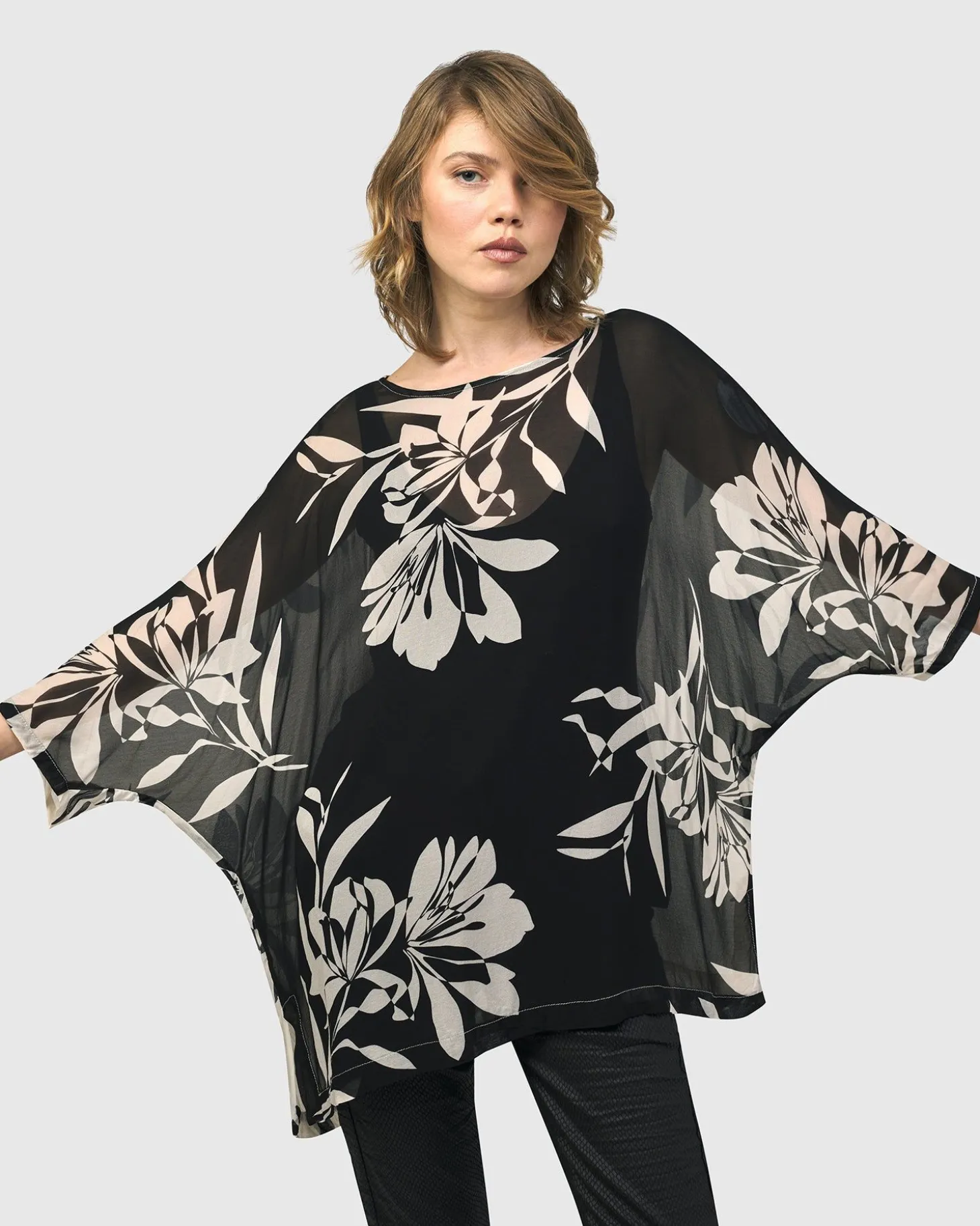 Women Alembika Sitting Poolside Tunic Top, Floral