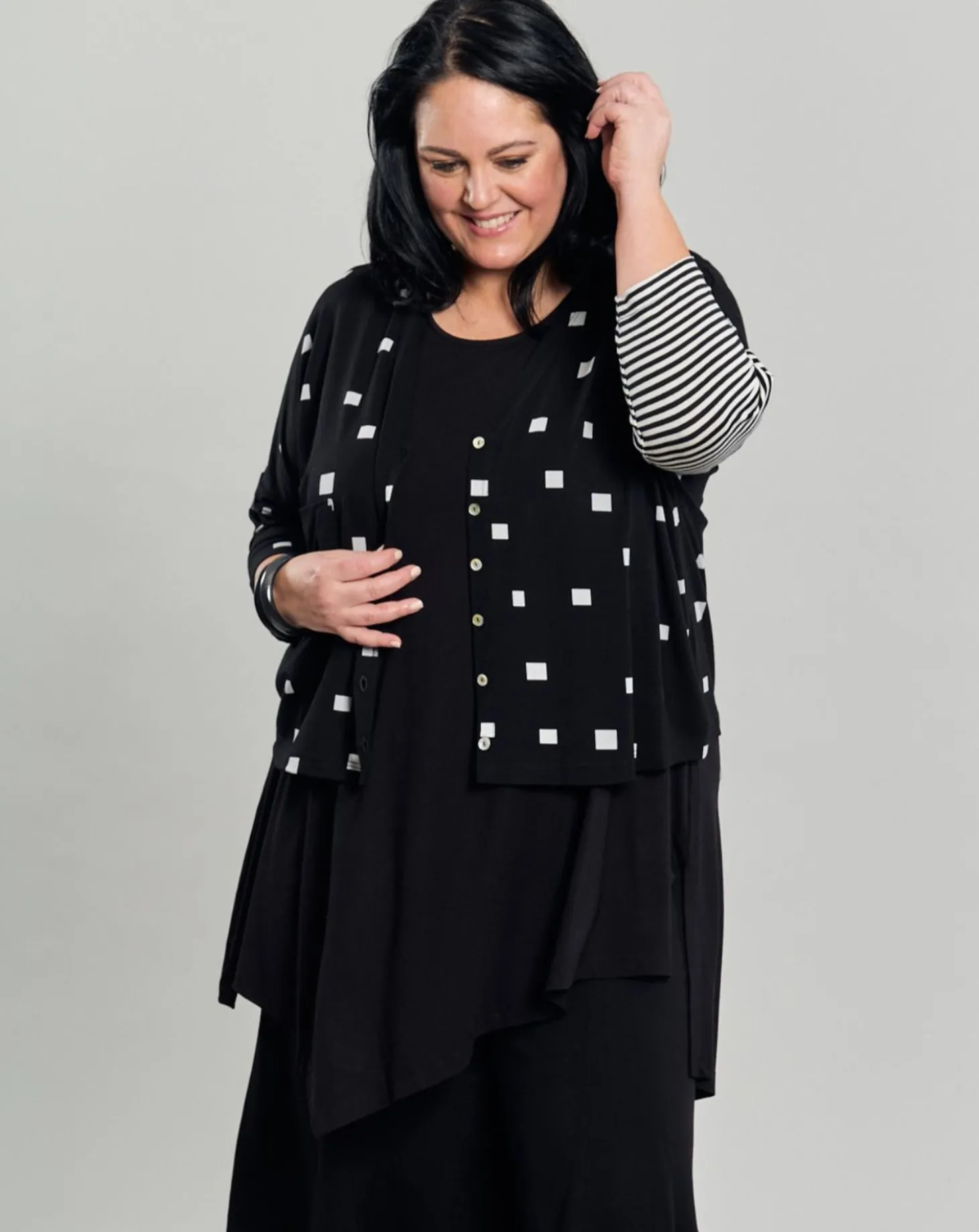 Women Alembika Skylar Crop Cardigan, Squares