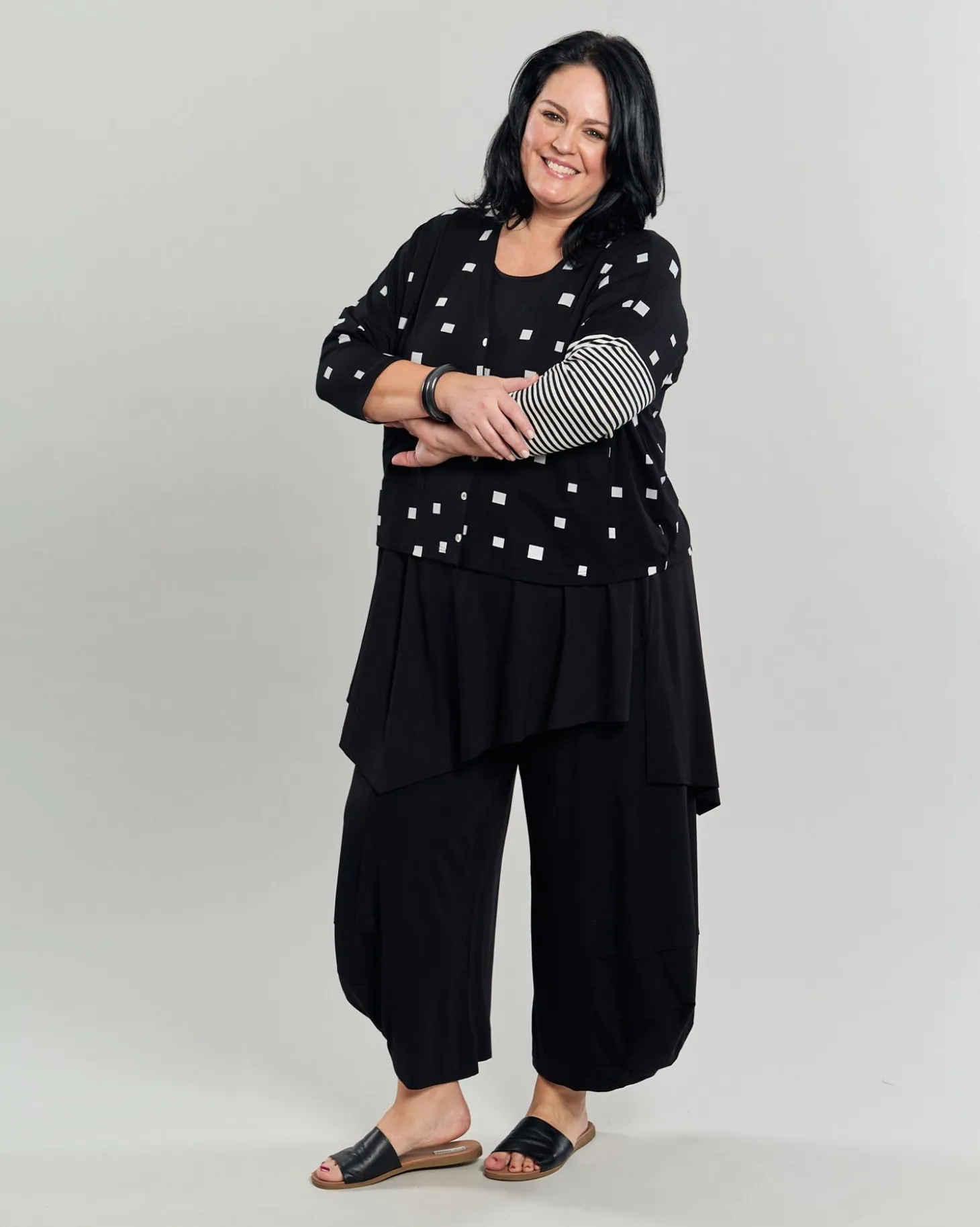 Women Alembika Skylar Crop Cardigan, Squares