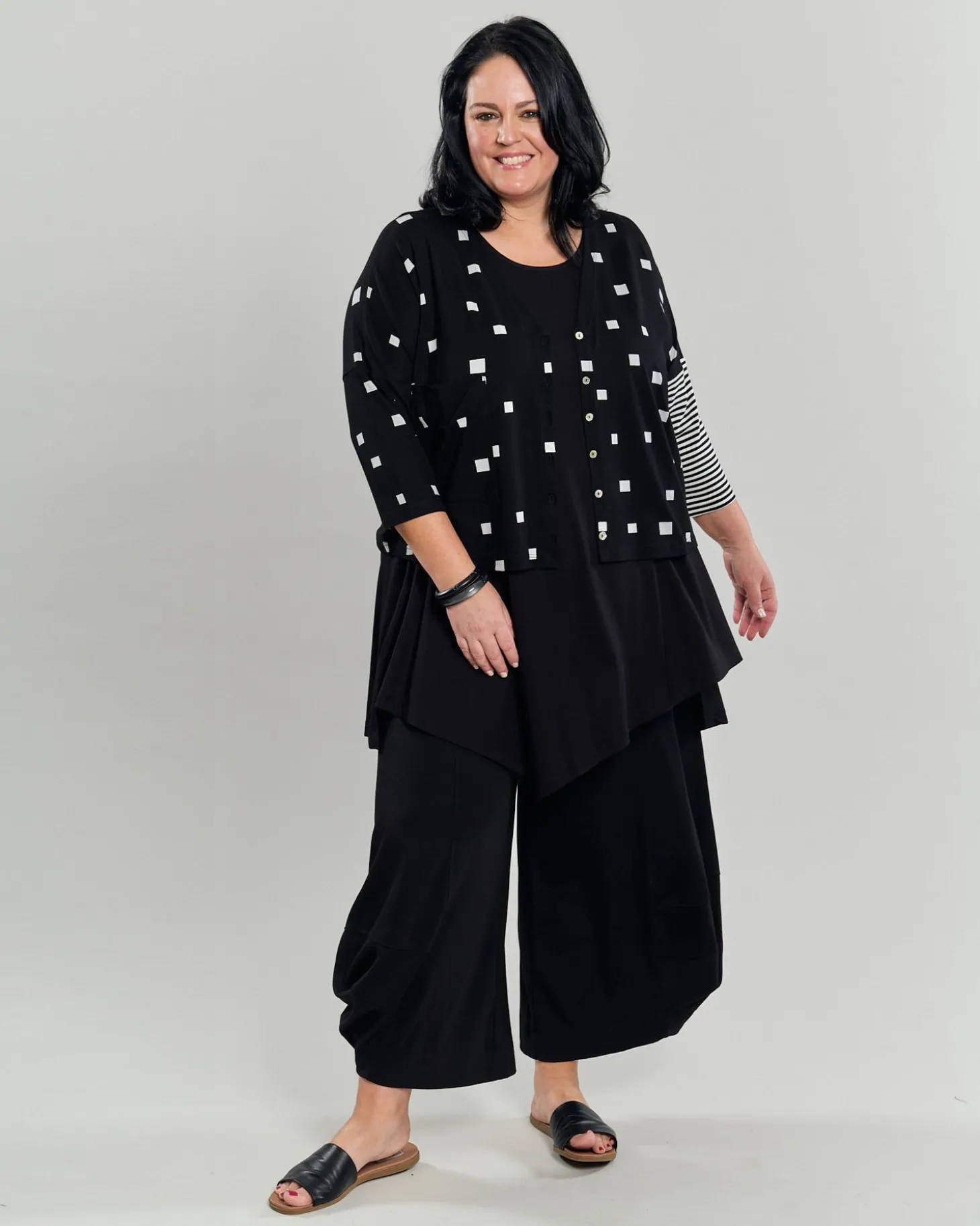 Women Alembika Skylar Crop Cardigan, Squares