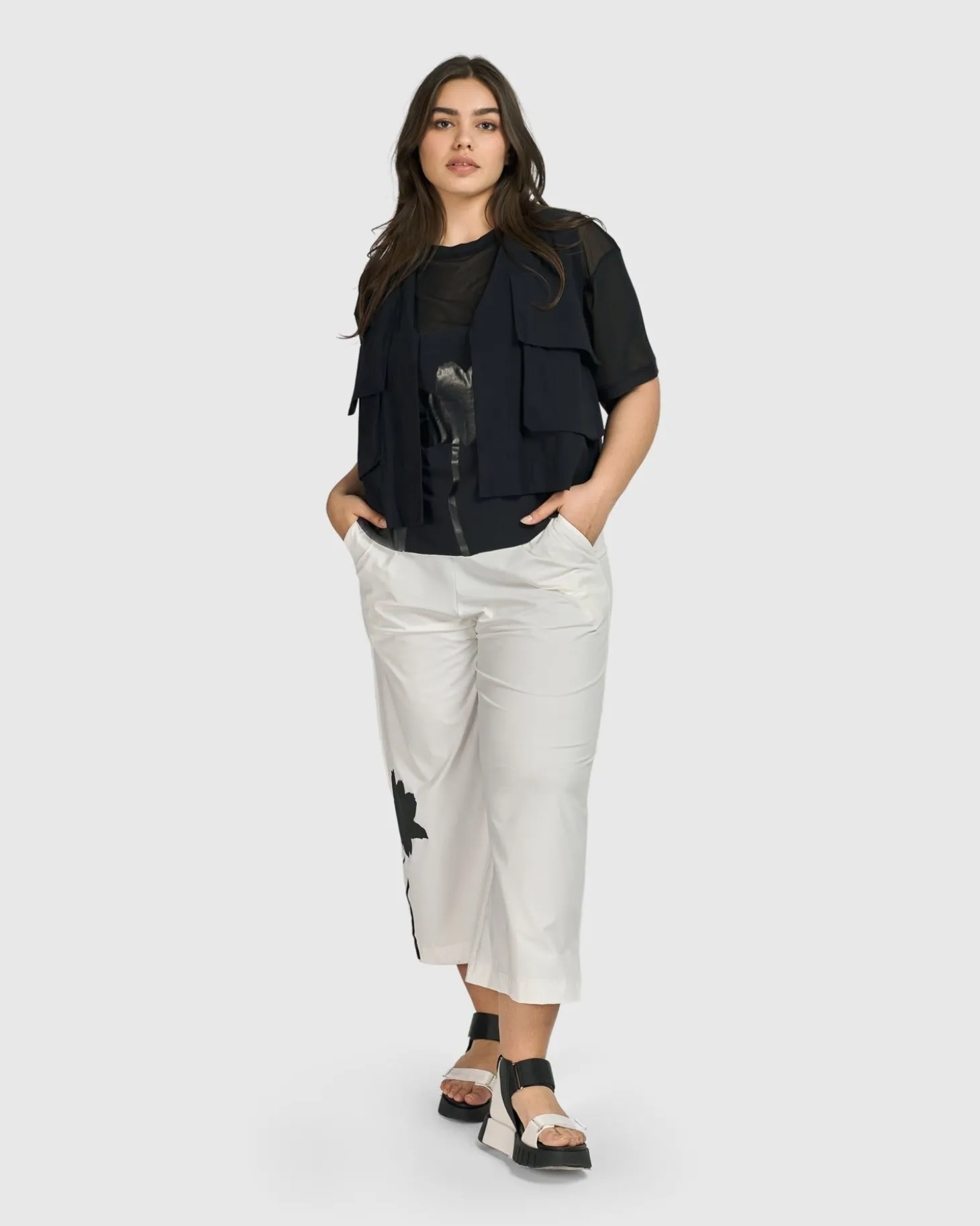 Women Alembika Tekbika Cannes Cargo Vest, Black
