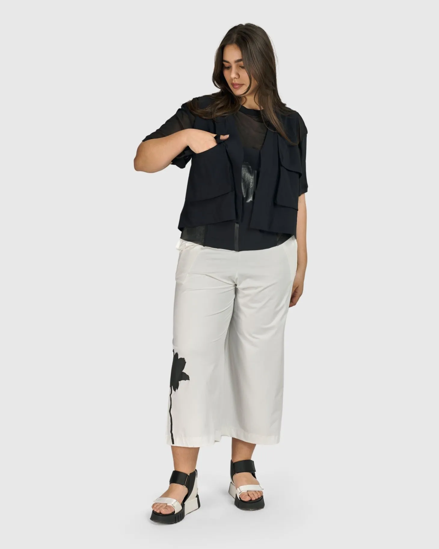 Women Alembika Tekbika Cannes Cargo Vest, Black