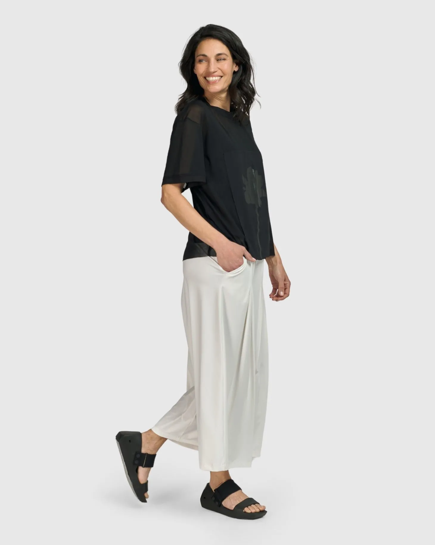 Women Alembika Tekbika Edith Mesh Tee, Flower