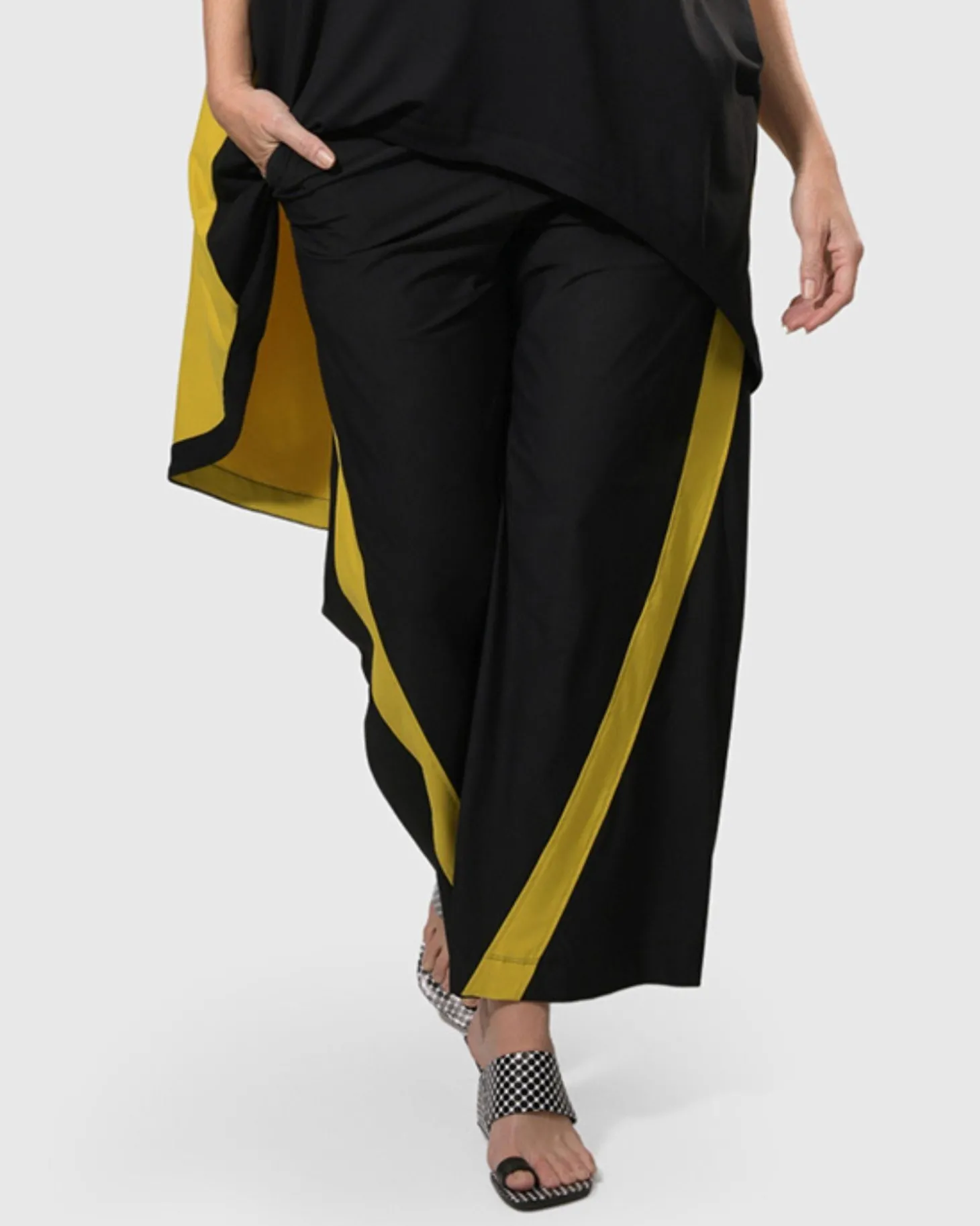 Women Alembika Tekbika Jessie Flow Pants, Yellow