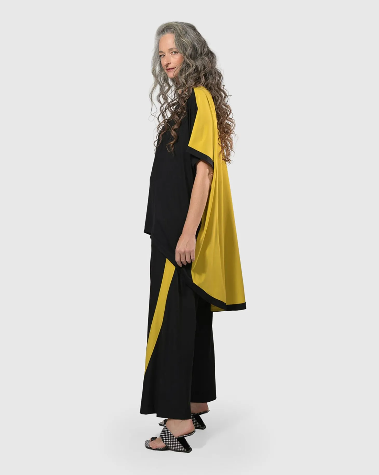Women Alembika Tekbika Jessie Flow Pants, Yellow
