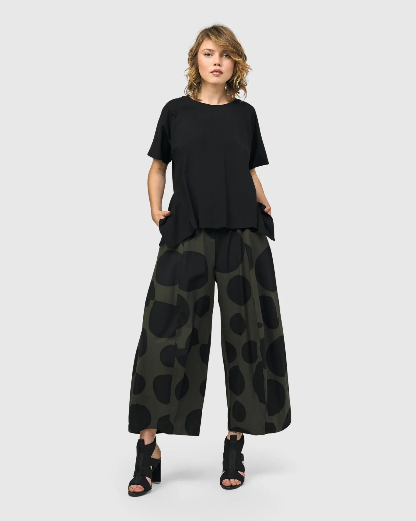 Women Alembika Urban Akira Balloon Pants, Khaki