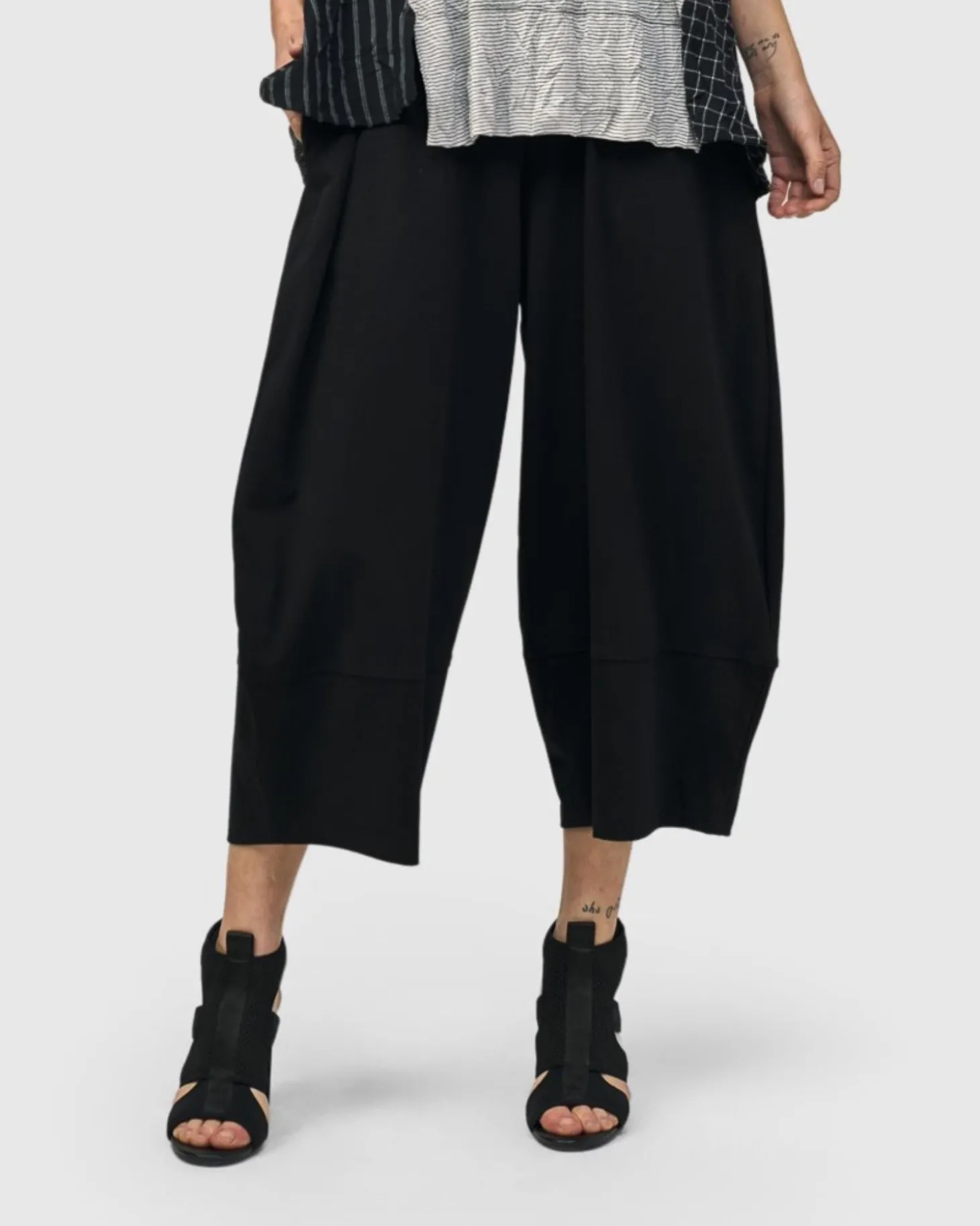 Women Alembika Urban Brooklyn Lantern Pants, Black