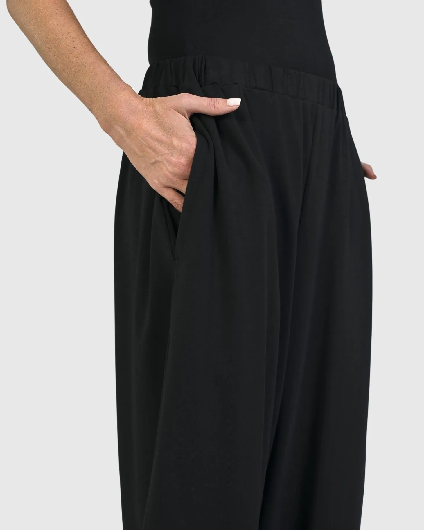 Women Alembika Urban Brooklyn Lantern Pants, Black