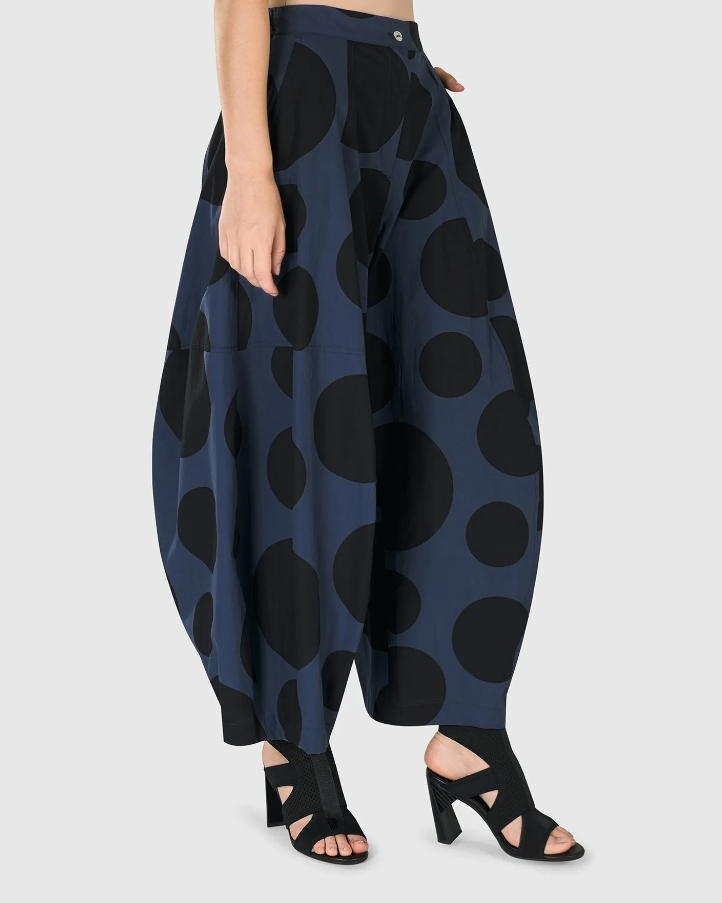 Women Alembika Urban Carnavale Balloon Pants, Navy