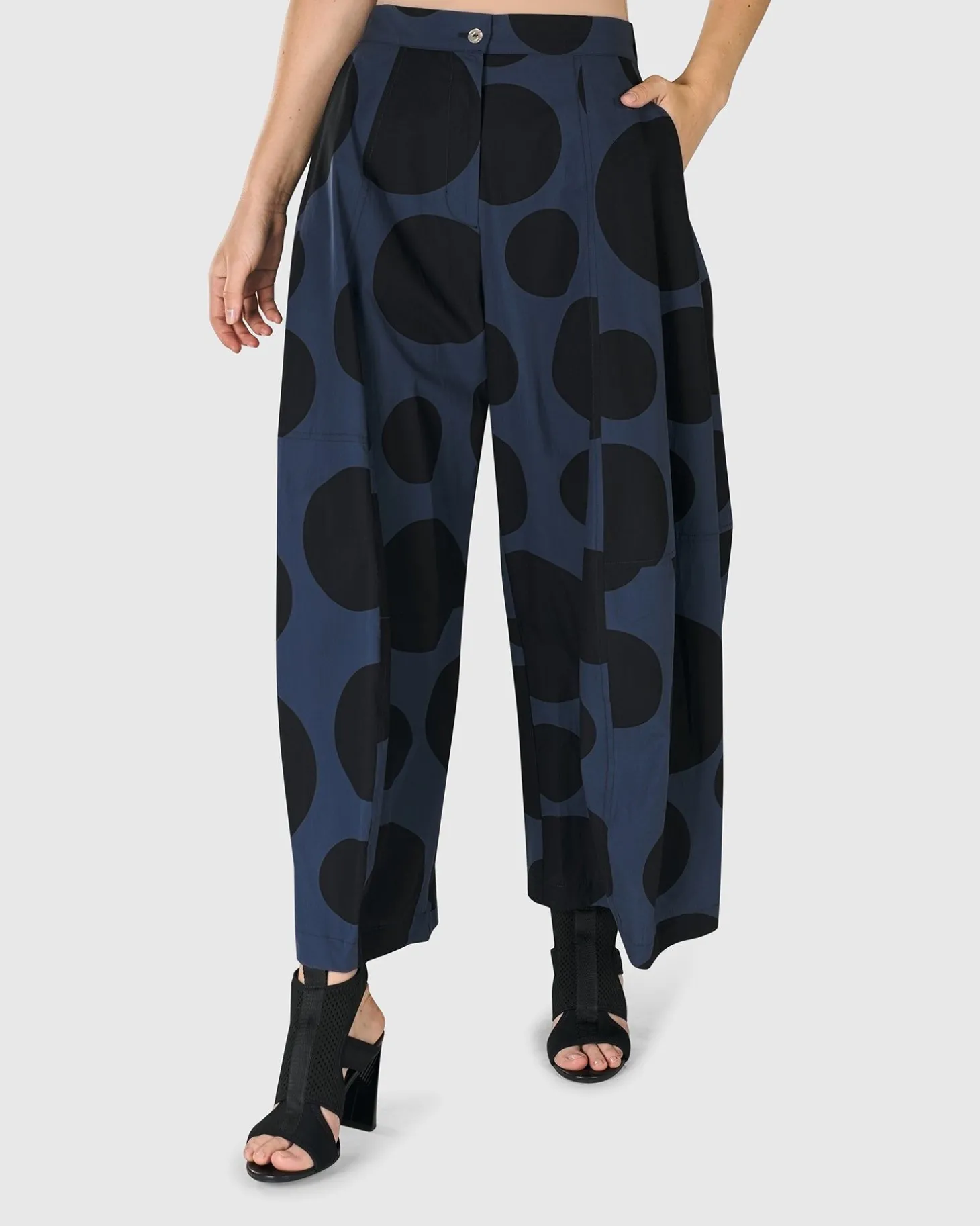 Women Alembika Urban Carnavale Balloon Pants, Navy