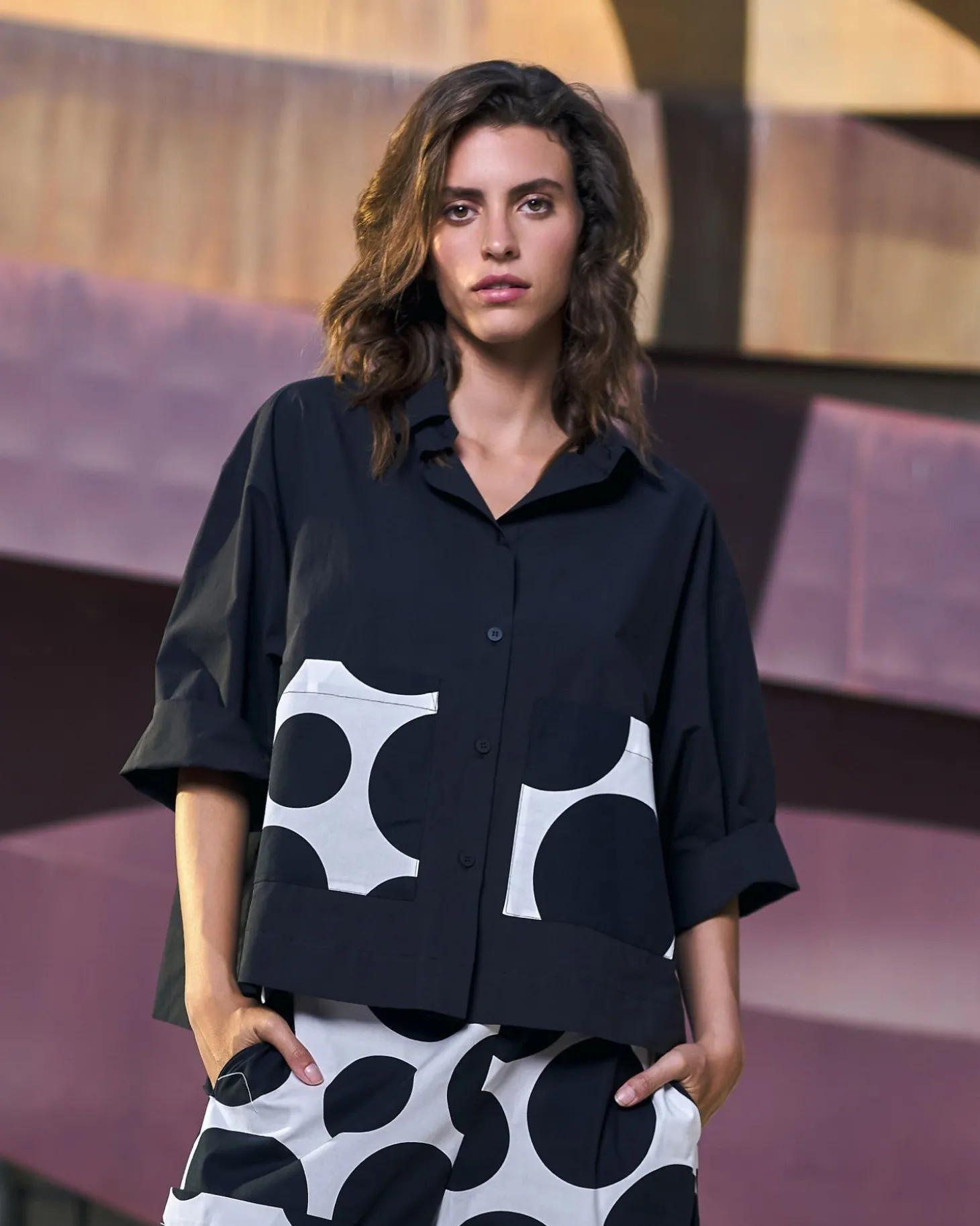 Women Alembika Urban Carnegie Cropped Shirt, Mono