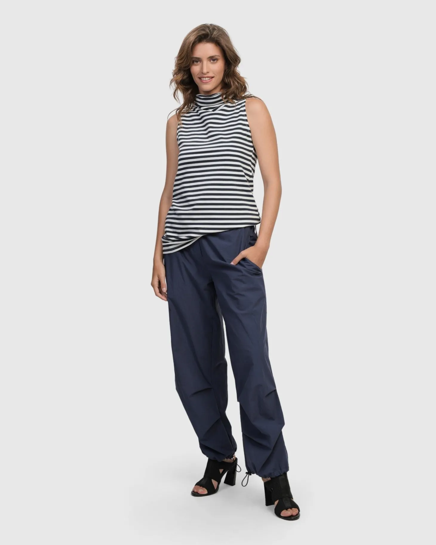 Women Alembika Urban Chica Cargo Pants, Navy