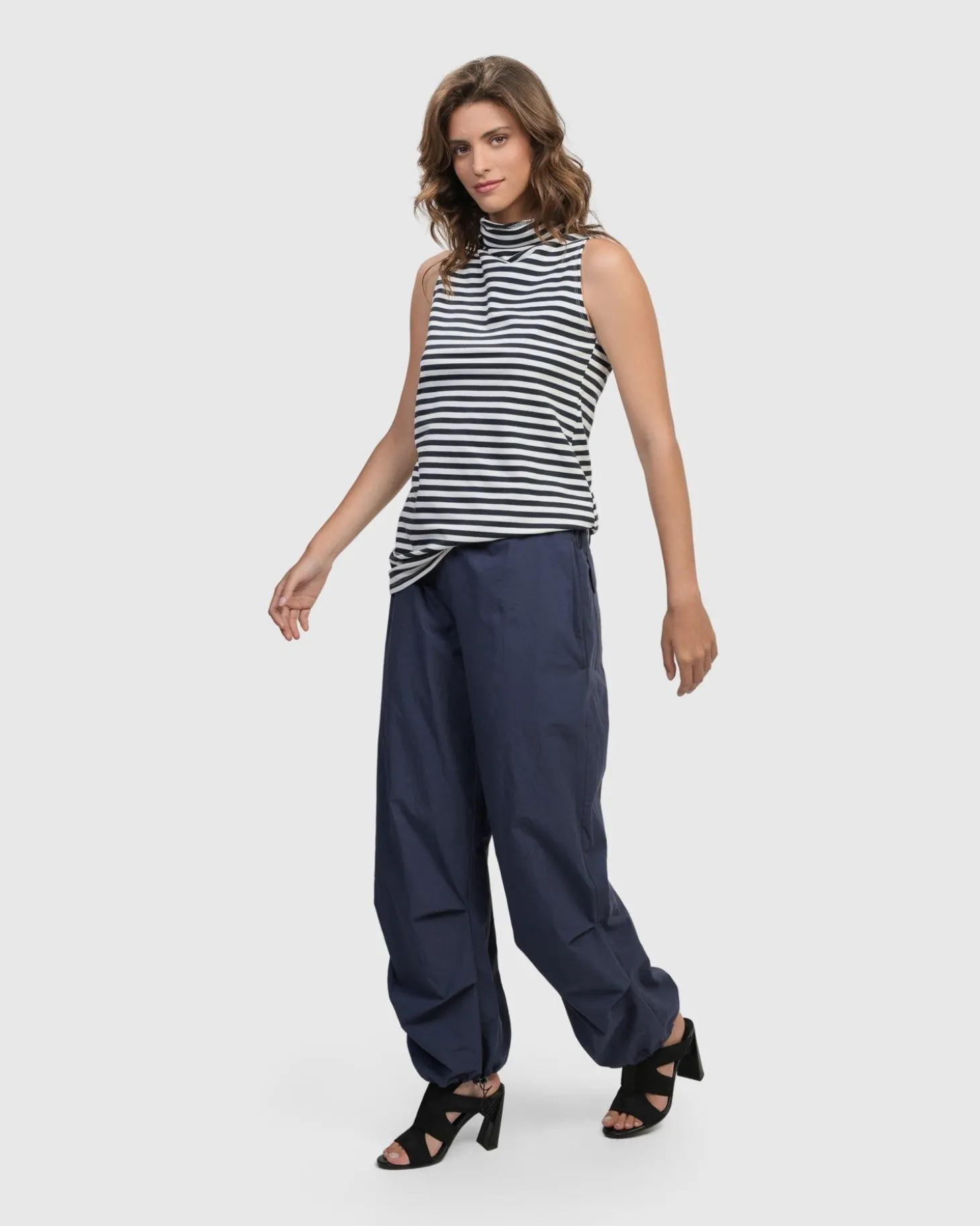 Women Alembika Urban Chica Cargo Pants, Navy