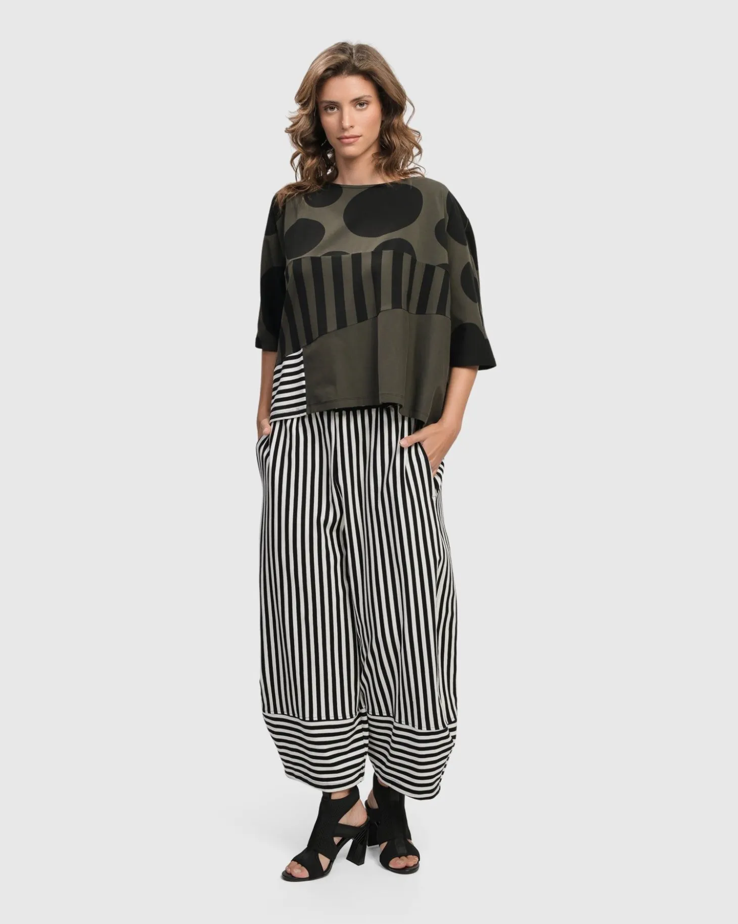 Women Alembika Urban Chihiro Boxy Tee, Khaki