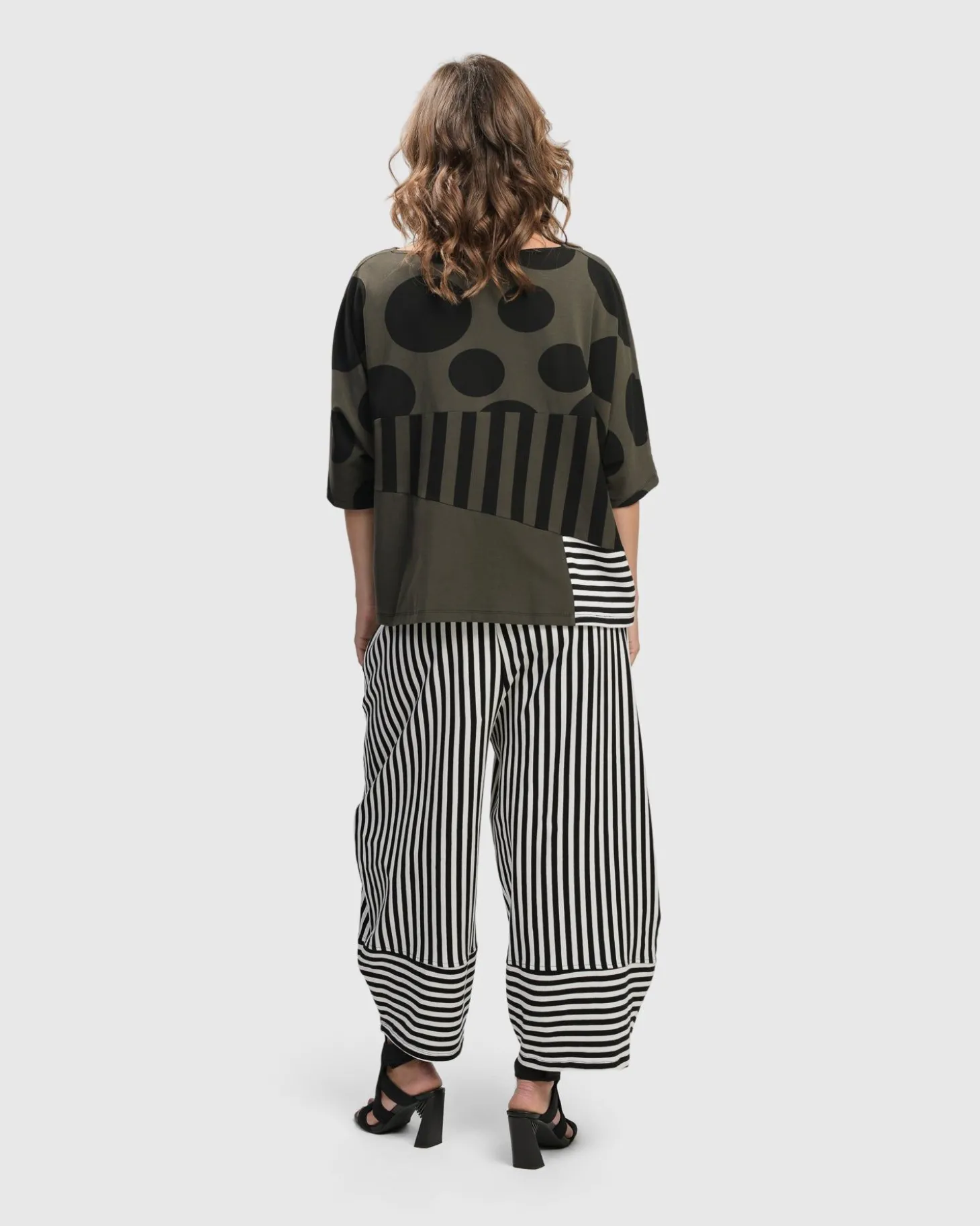 Women Alembika Urban Chihiro Boxy Tee, Khaki