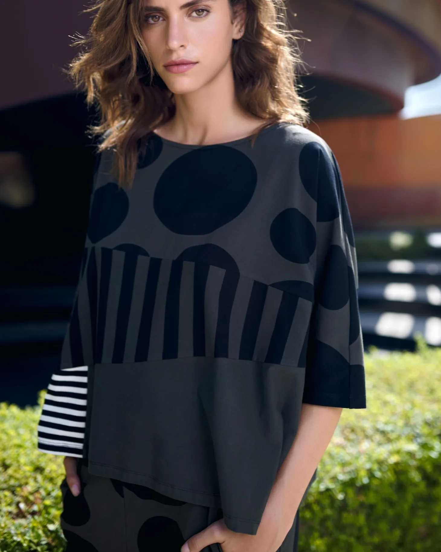 Women Alembika Urban Chihiro Boxy Tee, Khaki