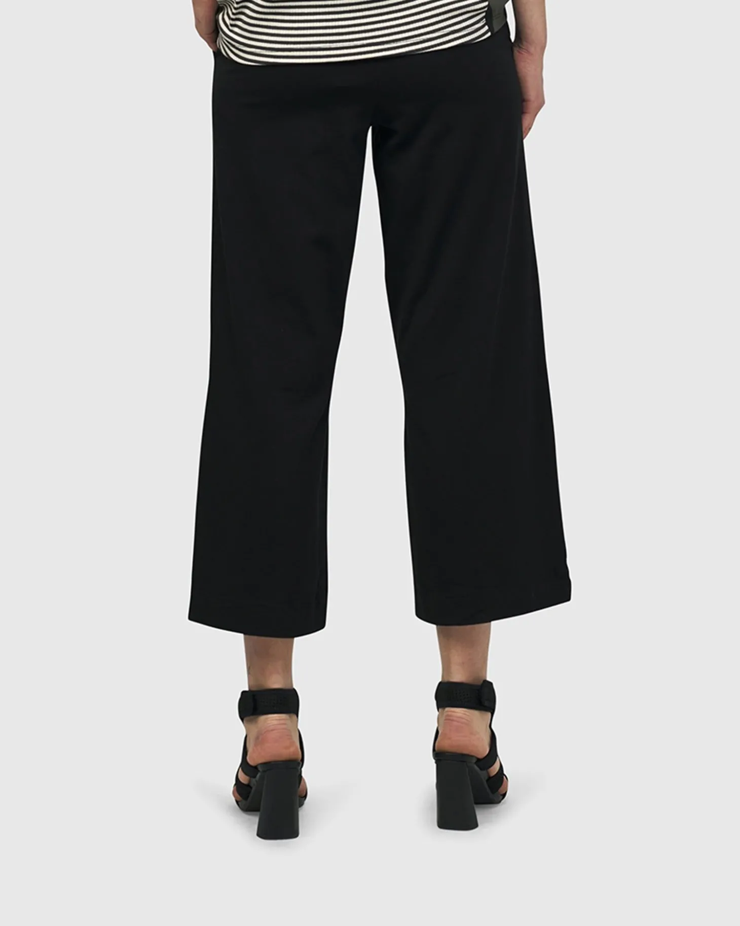 Women Alembika Urban Citypop Pants, Black