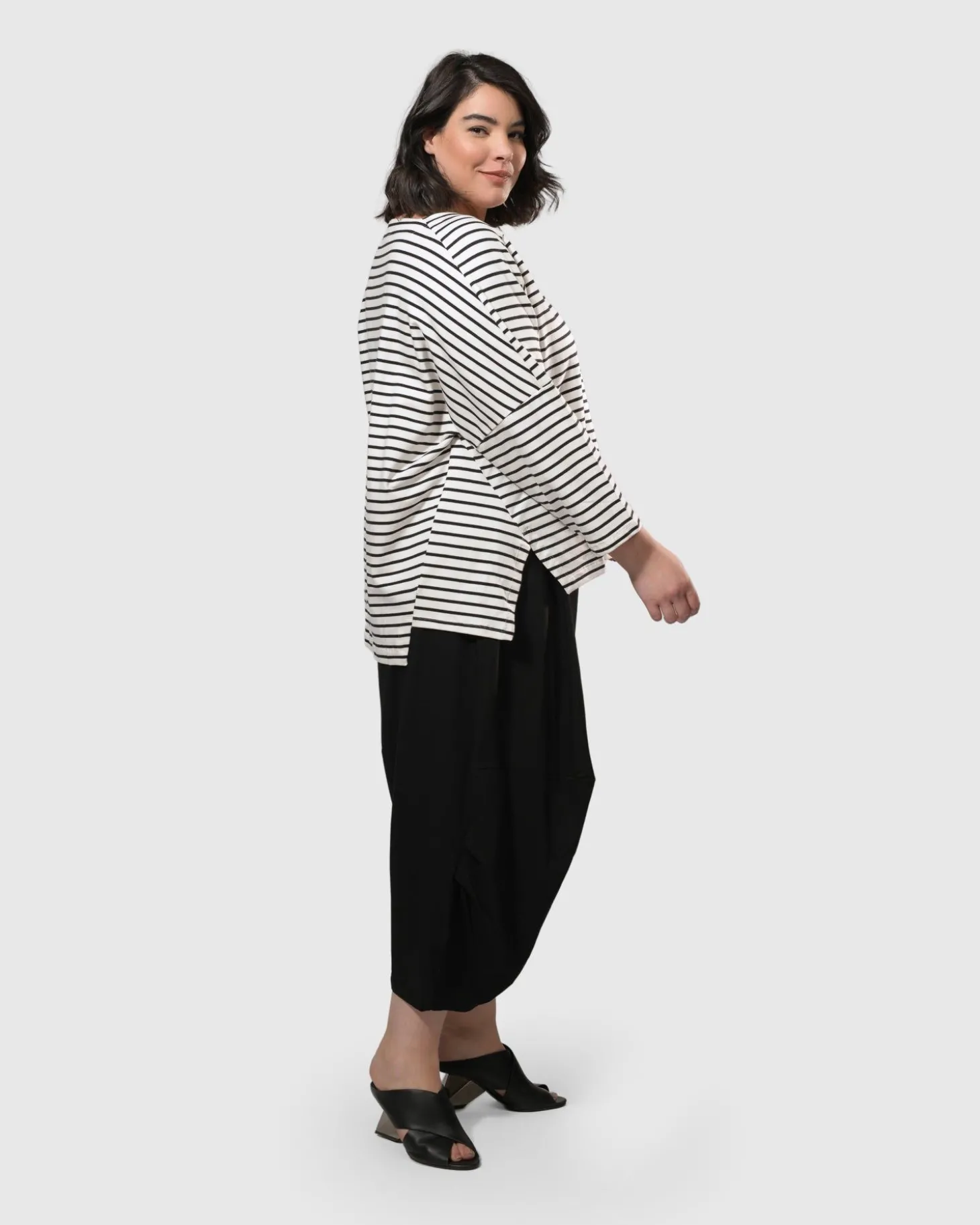 Women Alembika Urban Crop Harem Pants, Black