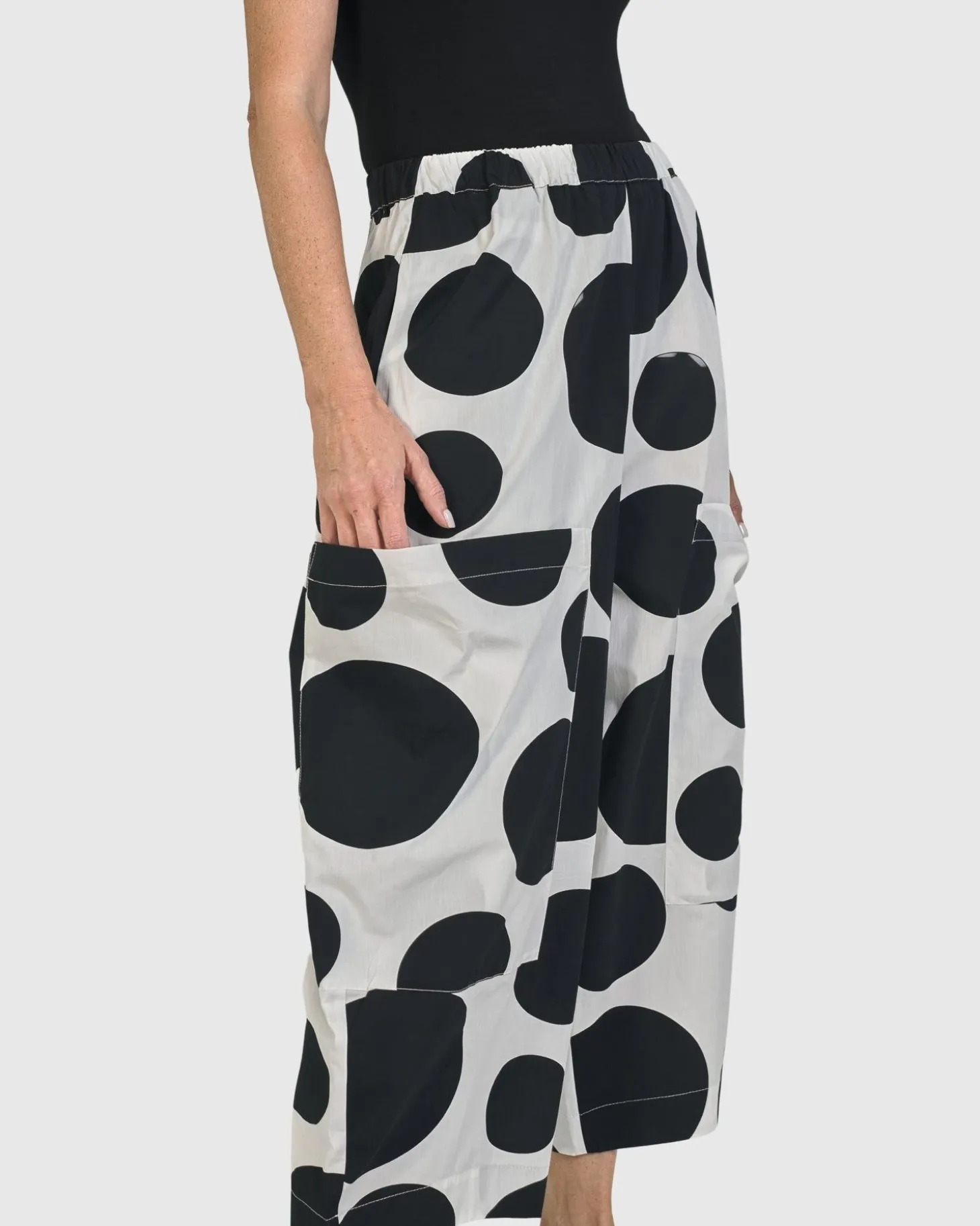Women Alembika Urban Dot Barrel Pants, Mono