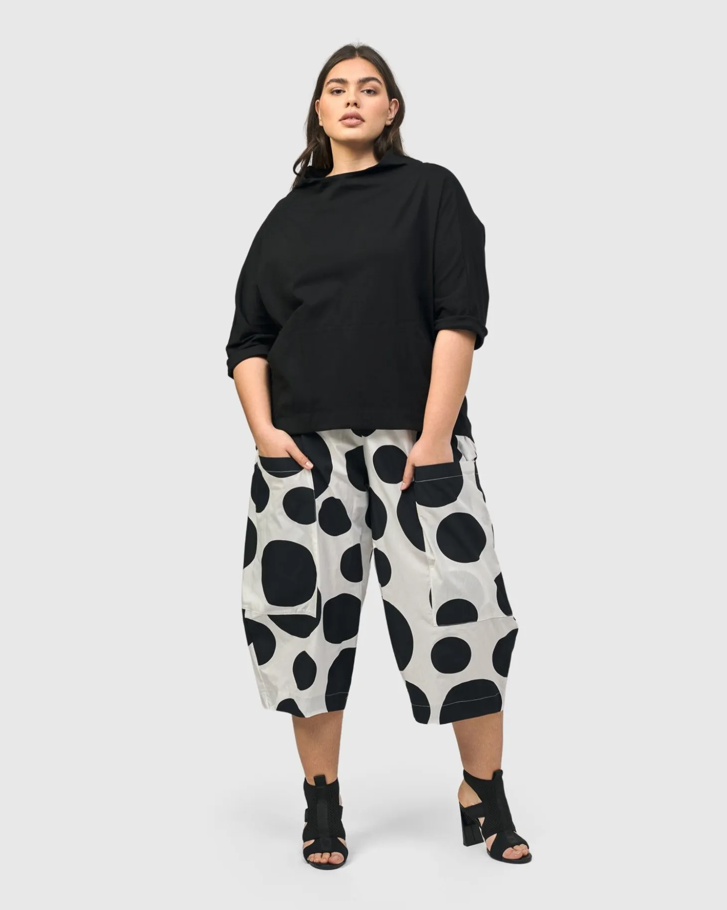 Women Alembika Urban Dot Barrel Pants, Mono