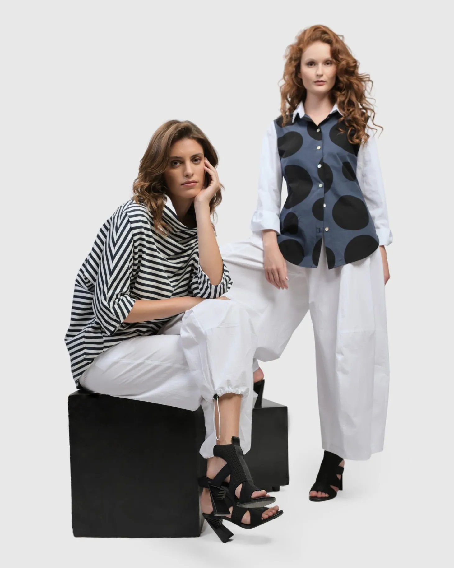 Women Alembika Urban Dots Button Down Shirt, Navy