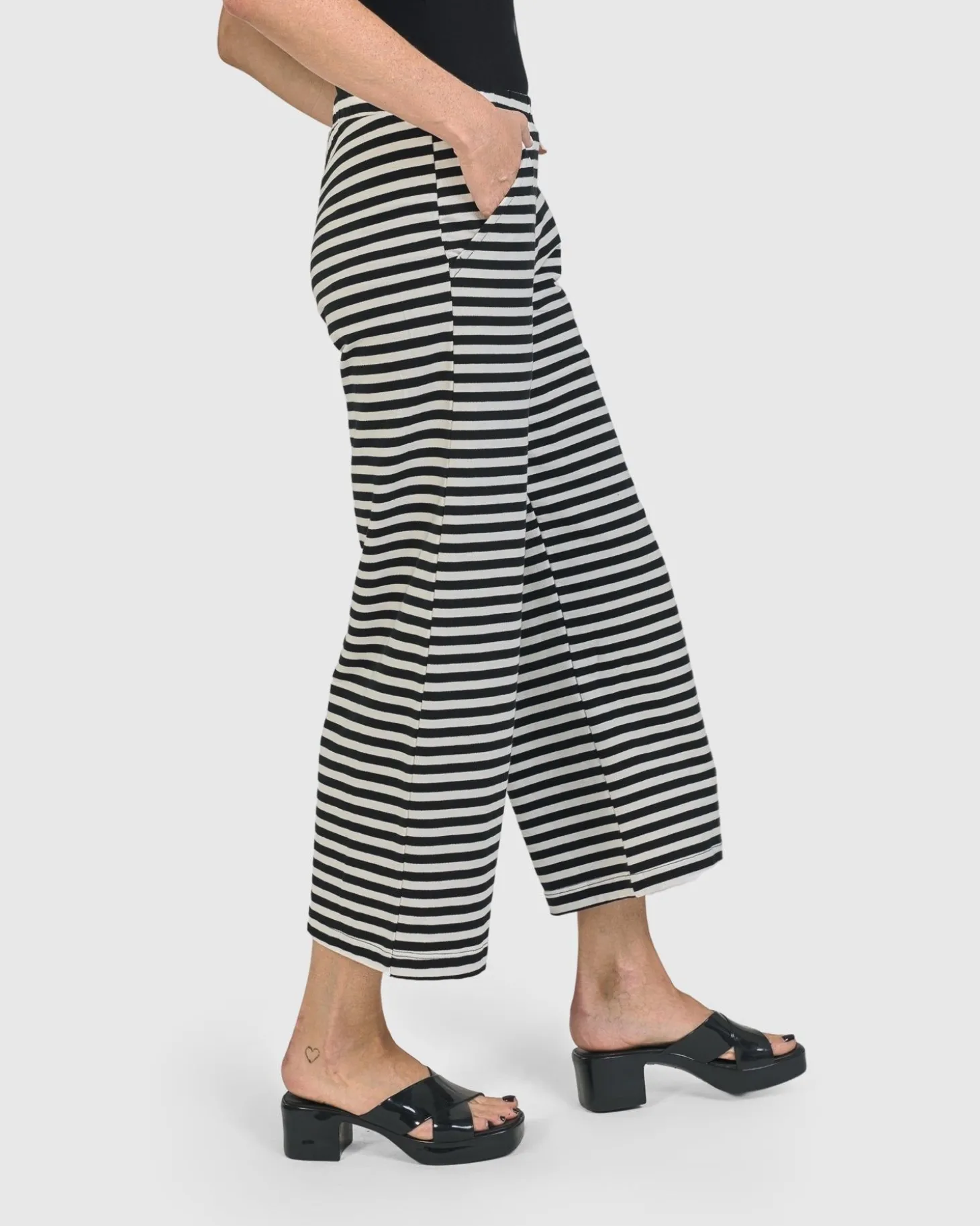 Women Alembika Urban Greenwich Striped Pants, Black