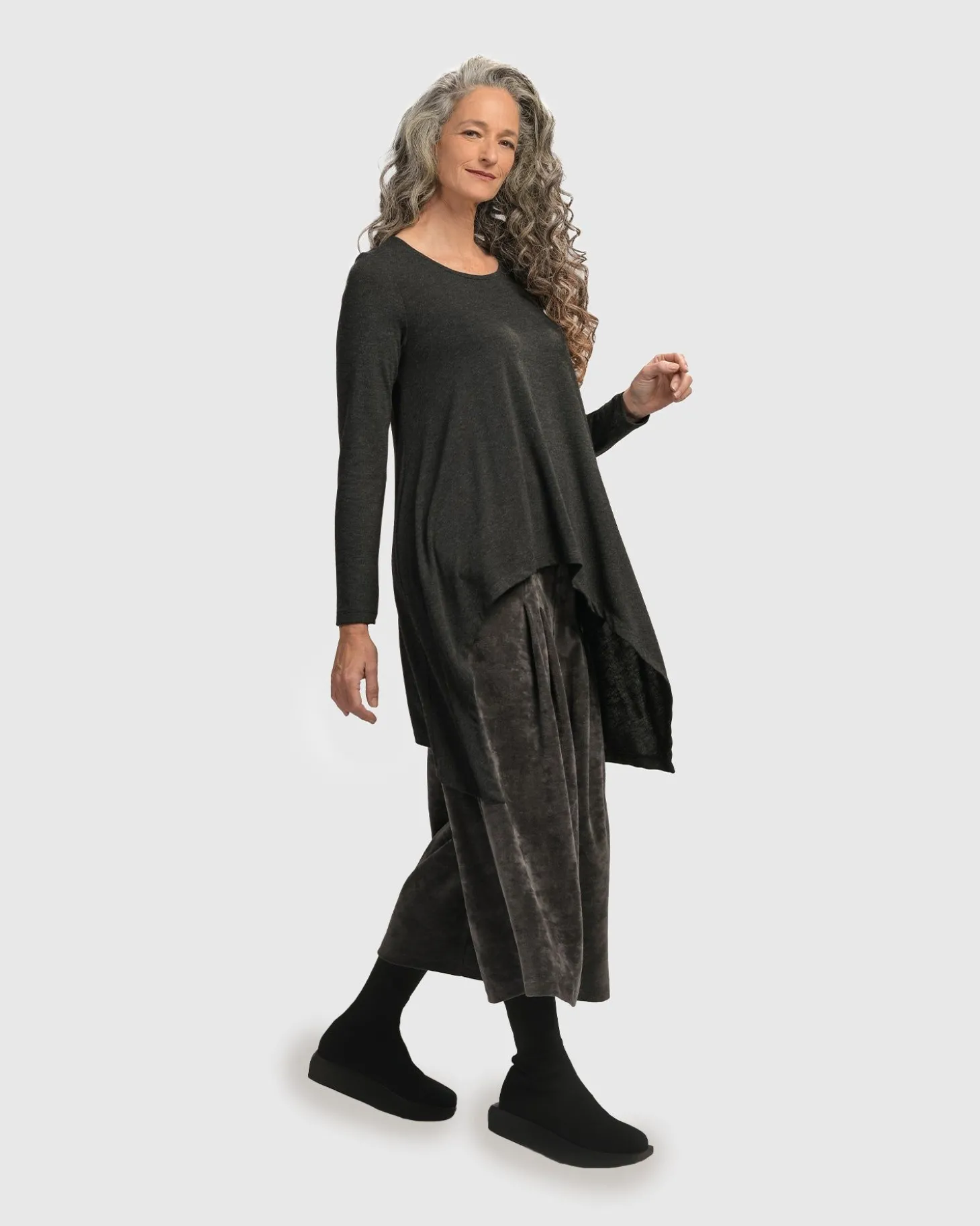 Women Alembika Urban Hi-Lo Top, Charcoal