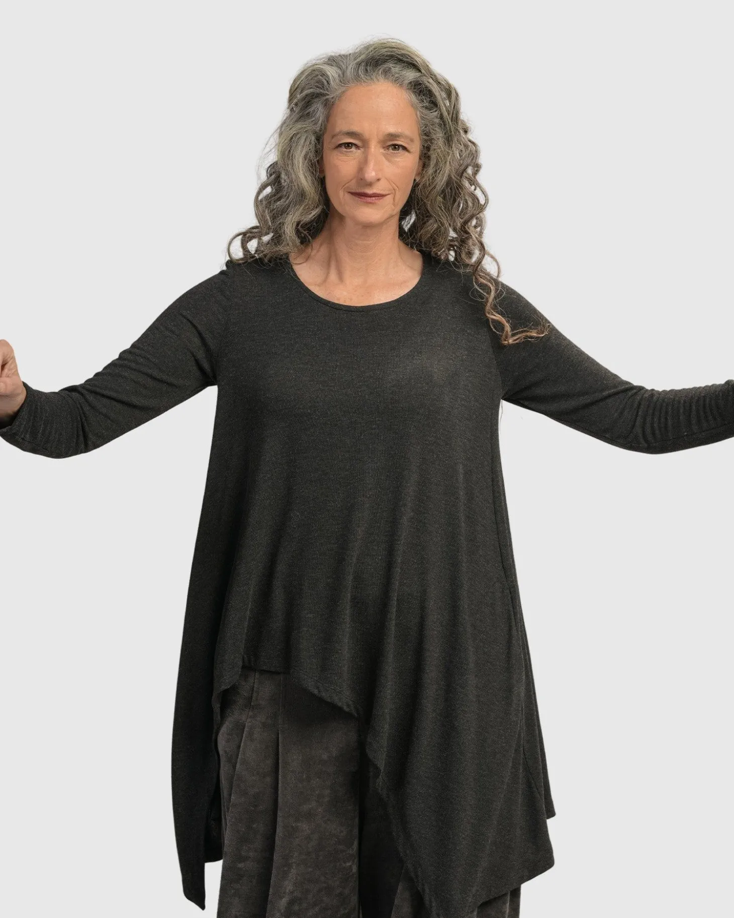 Women Alembika Urban Hi-Lo Top, Charcoal